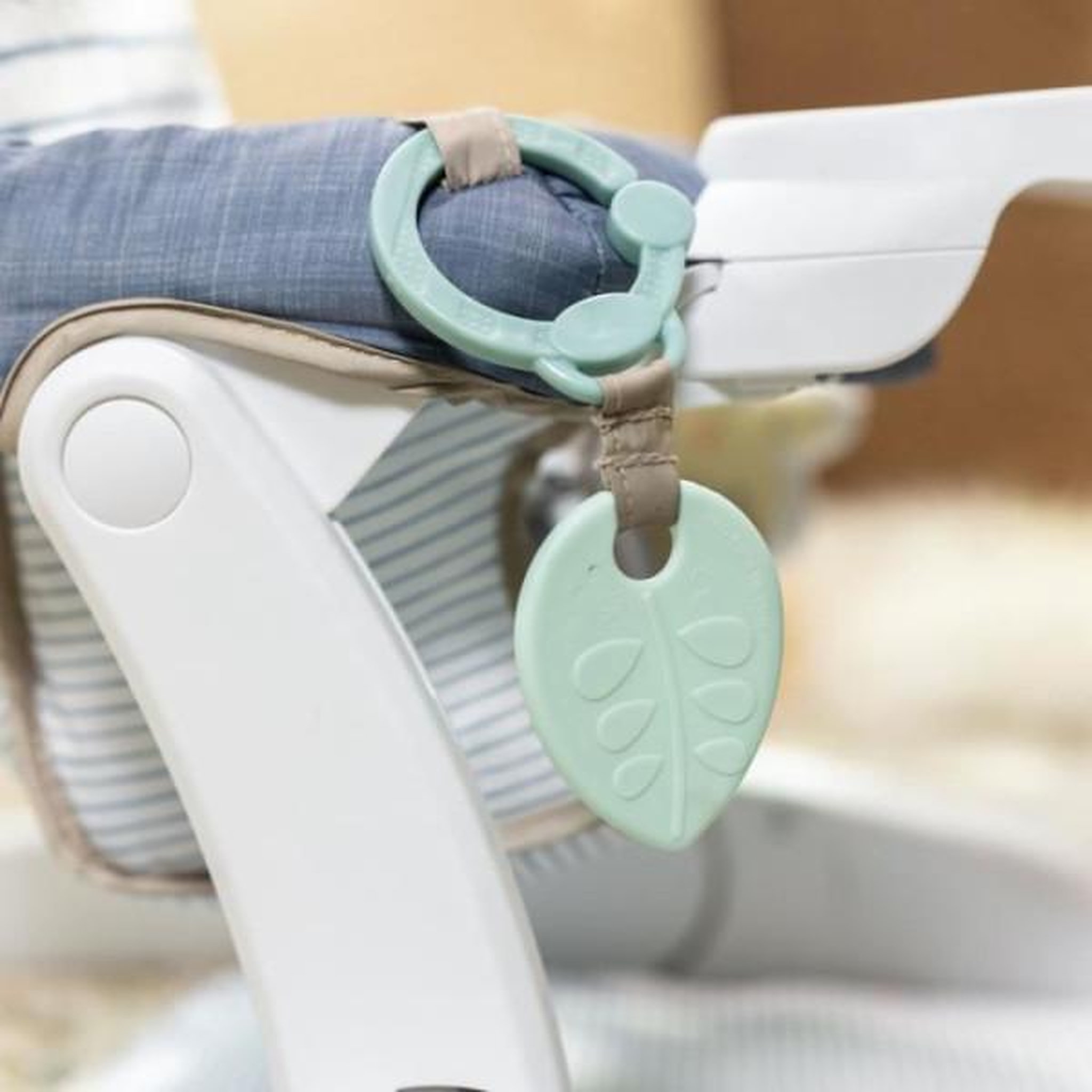 Voir la diapositive 6 : MARKET24 INGENUITY Siege bébé d'apprentissage -Casi le zebre- apporte support a bébé, 3 positions de siege, tablette d'activités