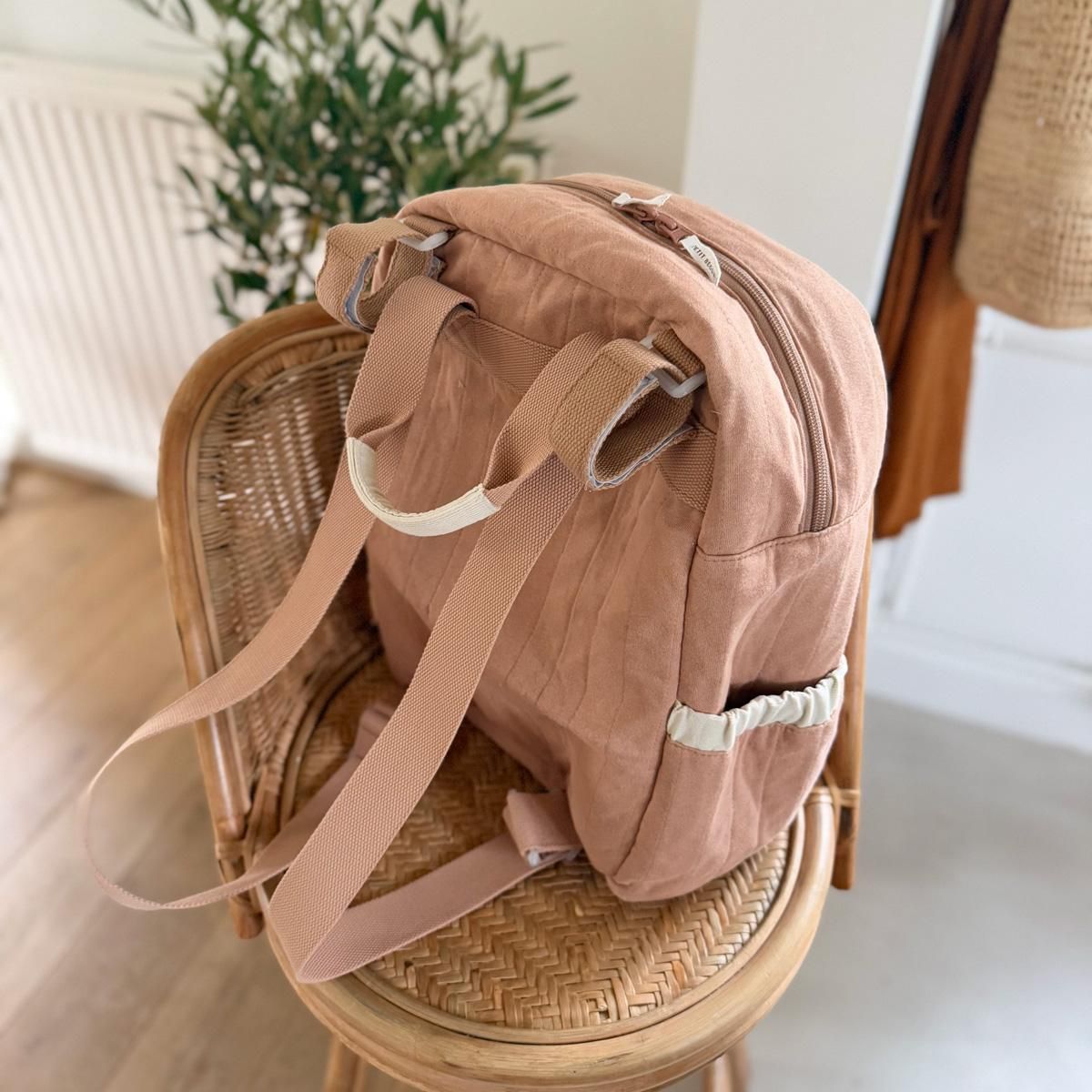 Petit Béguin Sac à dos à langer Mini Loutre