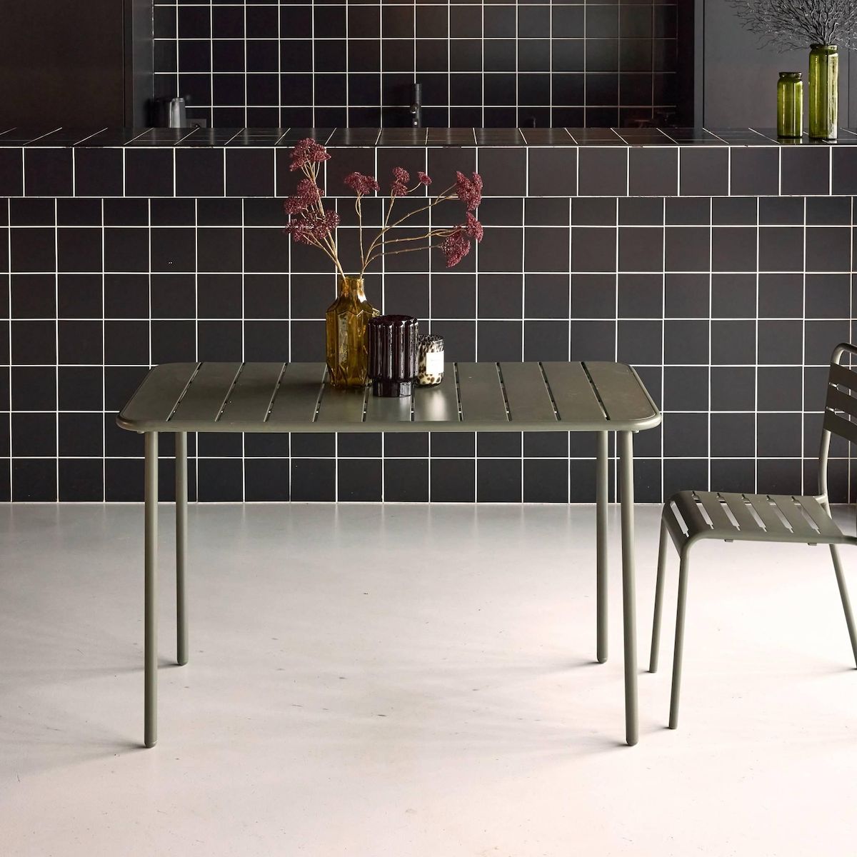 SWEEEK Table de jardin métal 4 places, Amelia L 120 x 70 x 72,5cm