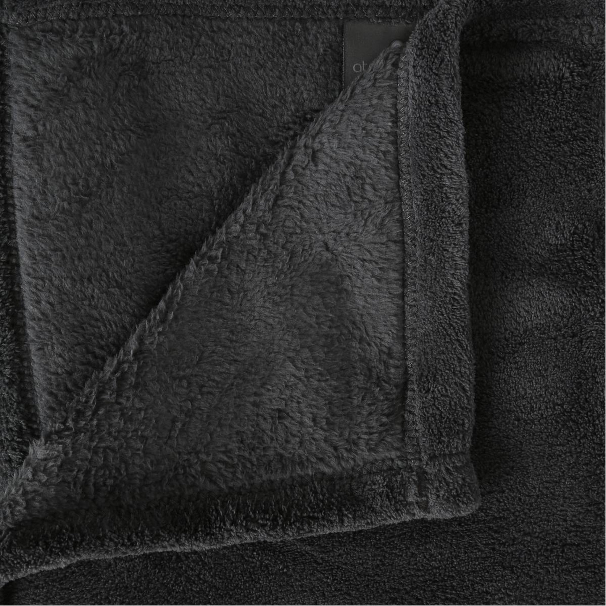 Voir la diapositive 2 : ATMOSPHERA Plaid polaire  microfibre  125x150cm gris foncé