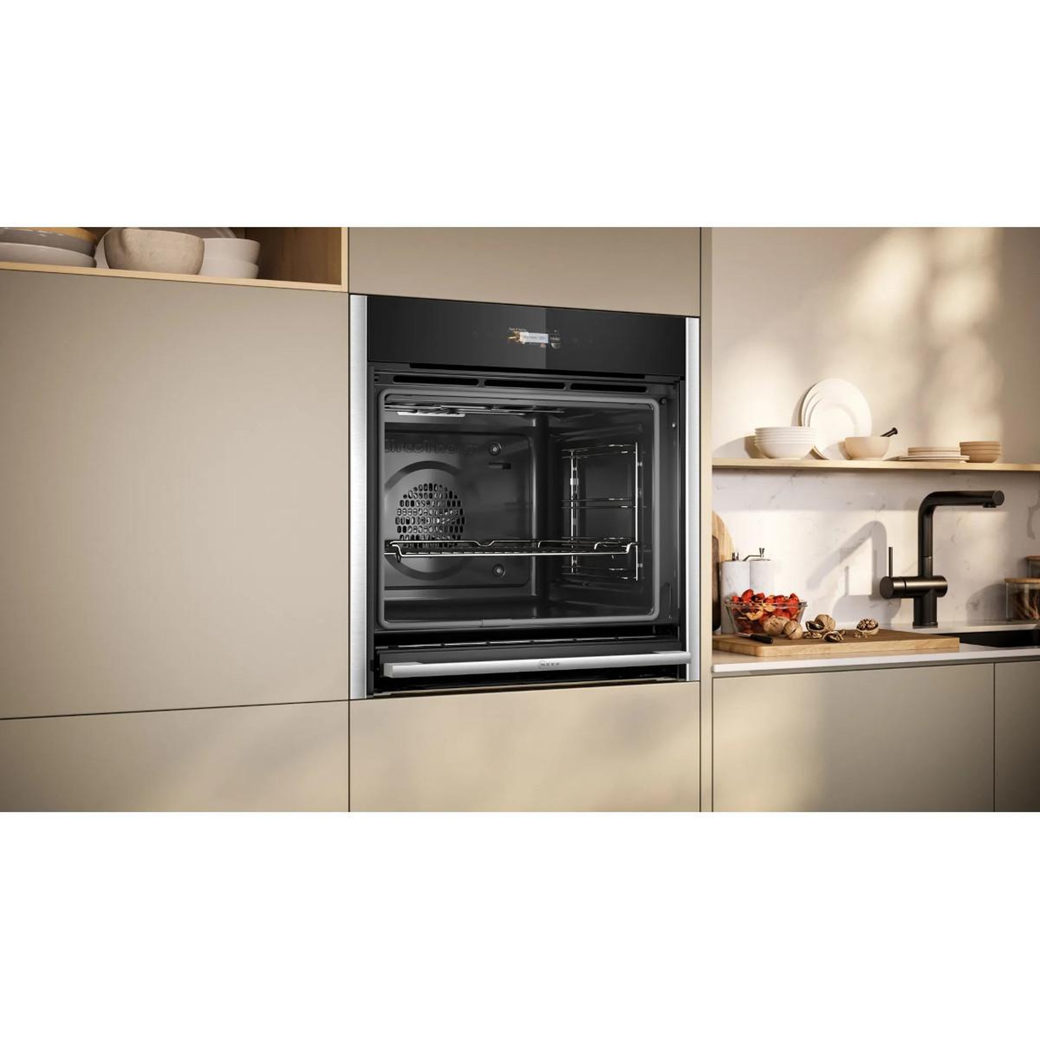 Voir la diapositive 5 : Neff Four intégrable multifonction 71l 60cm à pyrolyse noir - b54cr71n0