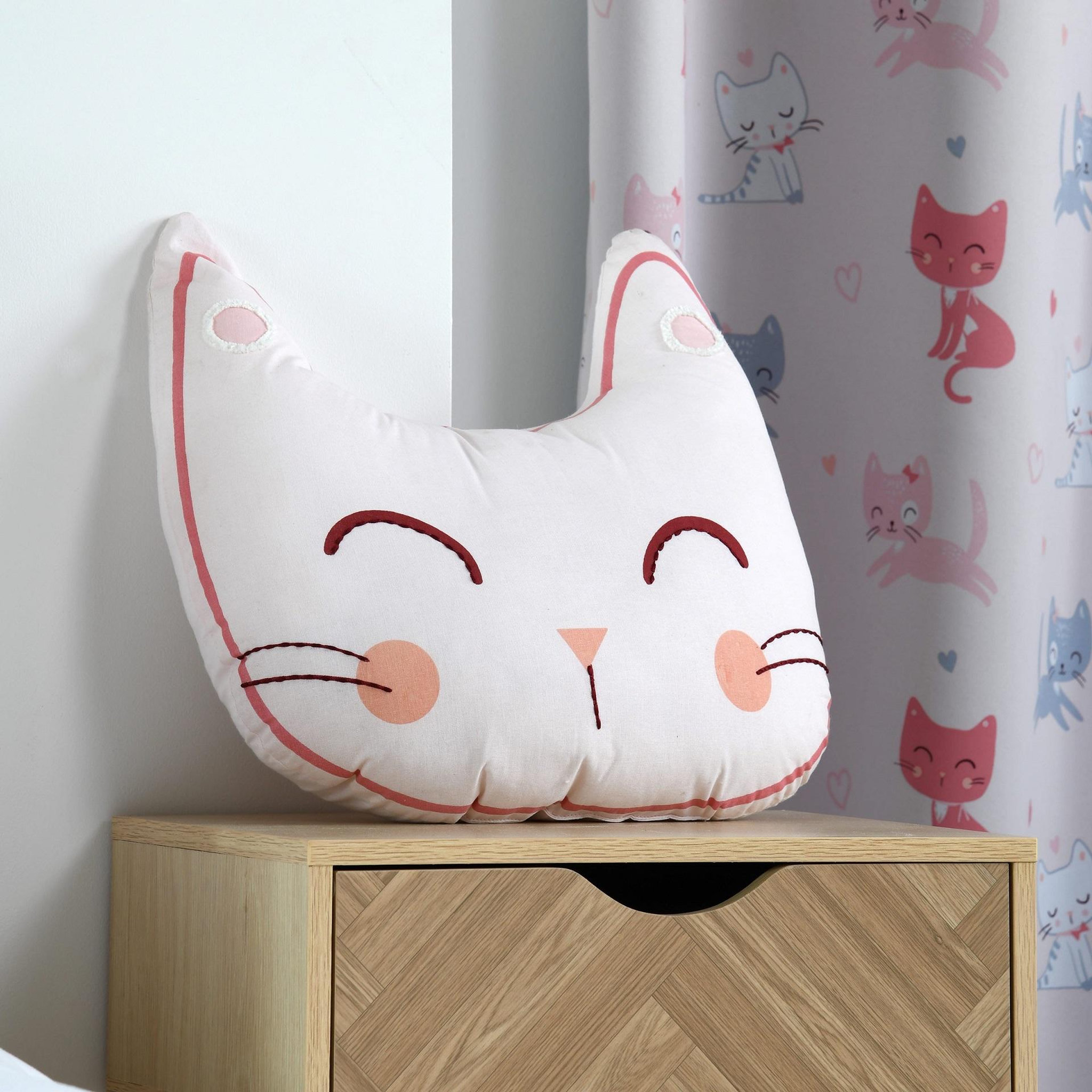 Voir la diapositive 2 : Eden Coussin zoeline tete de chat design et moderne