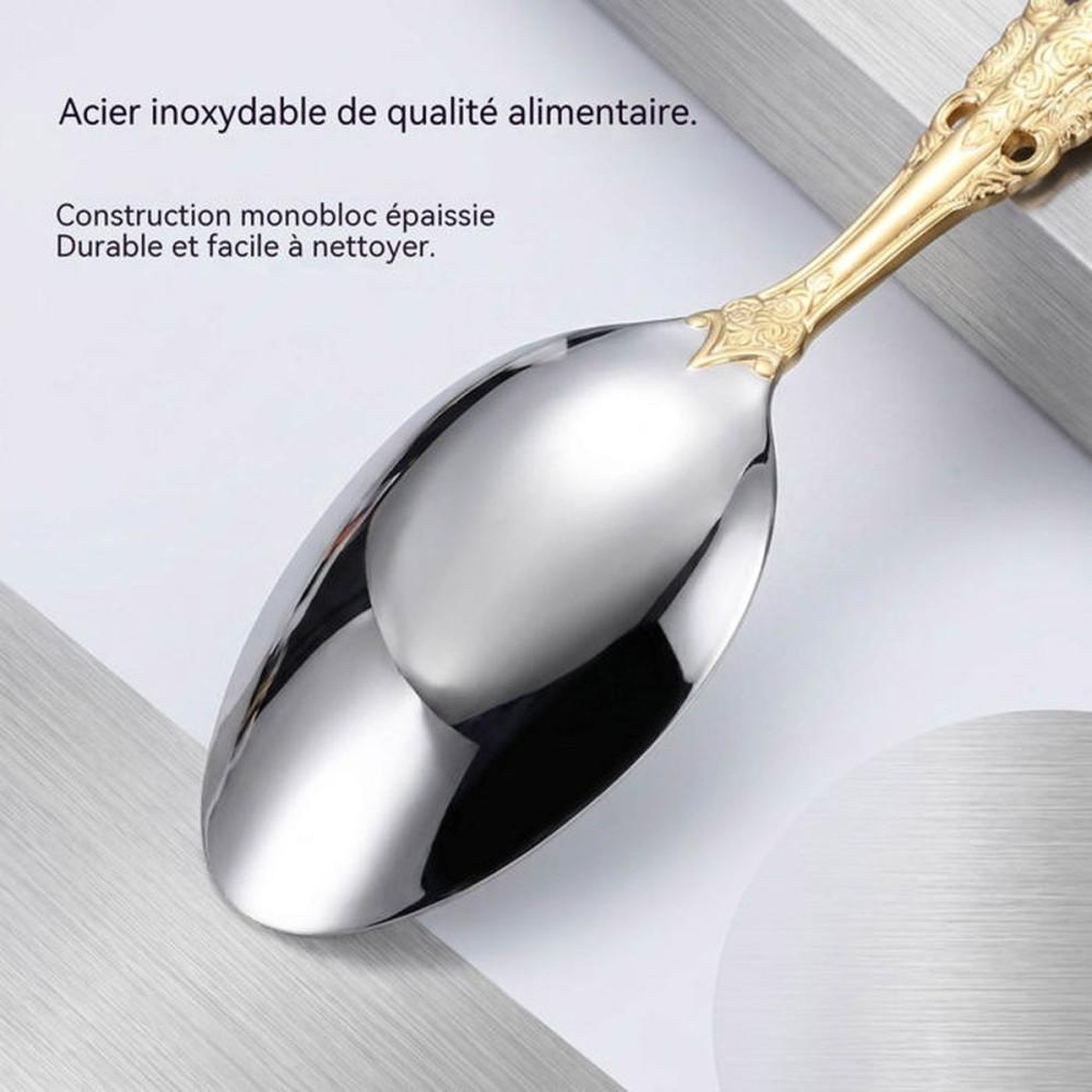 Voir la diapositive 5 : Coffret de couverts vintage impérial 24 pièces en acier inox, finitions dorées et reliefs gravés