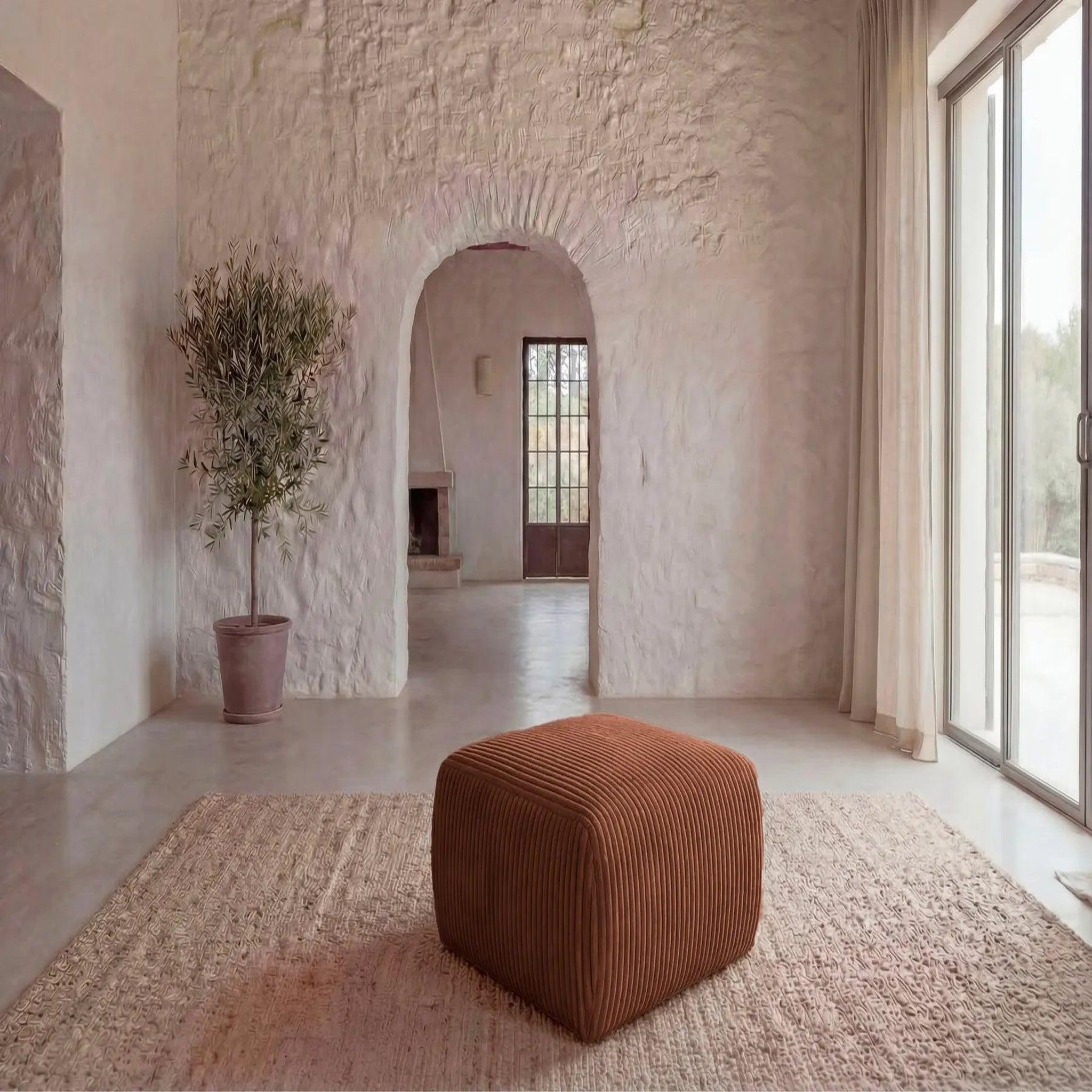Voir la diapositive 2 : CASANOVA PARIS Elio - pouf velours côtelé