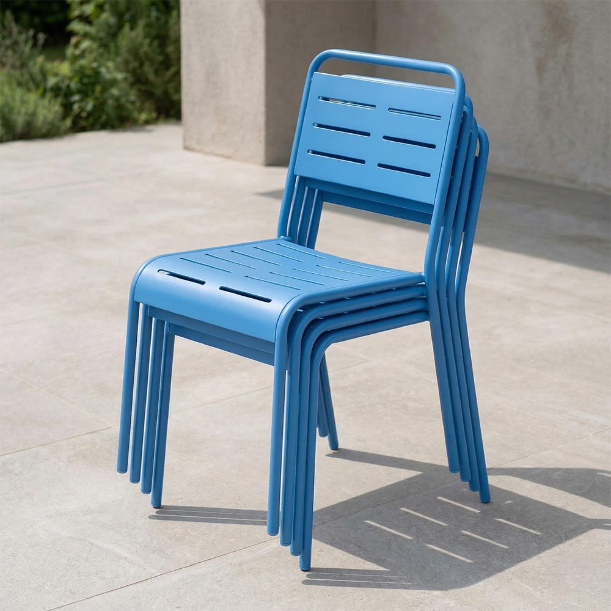 Voir la diapositive 6 : CONCEPT USINE Ensemble de 4 chaises de jardin empilables bleues bergame