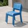 Voir la diapositive 6 : CONCEPT USINE Ensemble de 4 chaises de jardin empilables bleues BERGAME