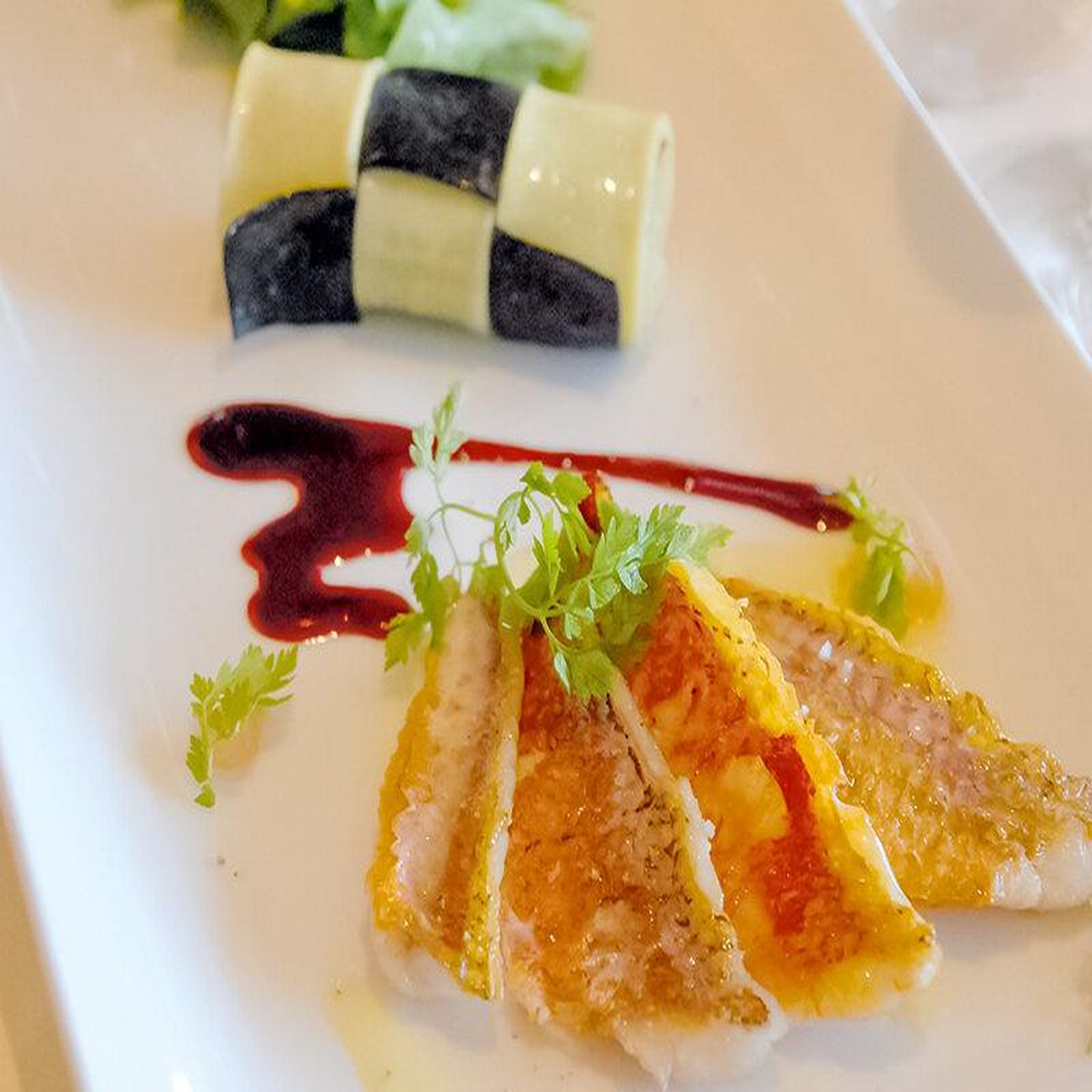 Voir la diapositive 5 : Smartbox Adresses gastronomiques : repas 3 plats à la table d'un prestigieux restaurant en provence - coffret cadeau gastronomie