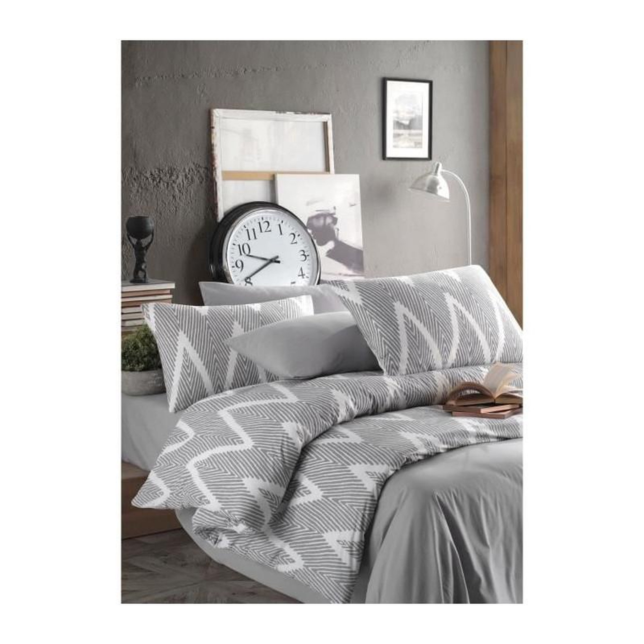 Voir la diapositive 4 : GENERIQUE Parure de lit - 1 housse de couette 220 x 240 cm + 2 taies d'oreiller 60 x 60 cm - 65% coton, 35% polyester - Gris