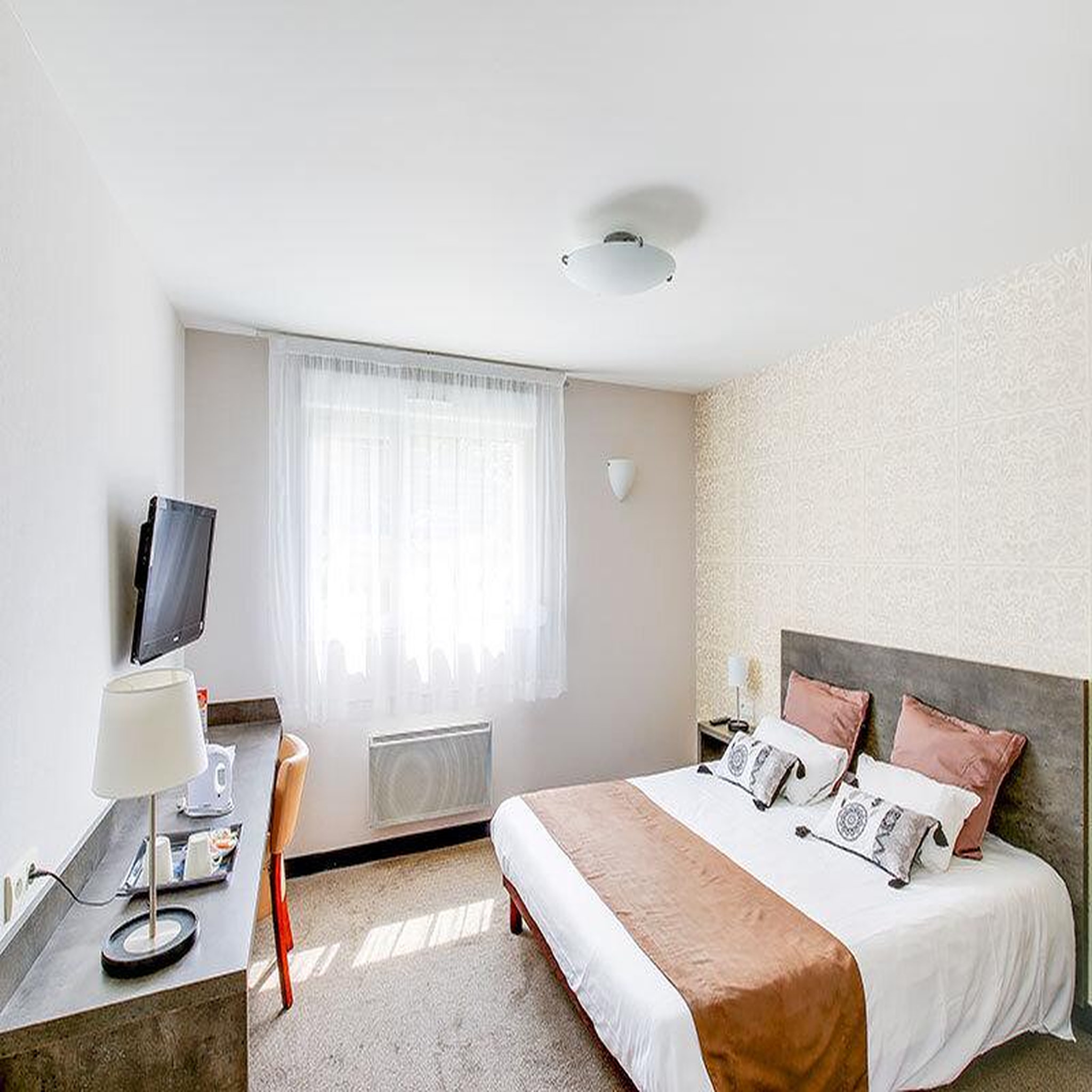 Voir la diapositive 2 : Smartbox 2 jours en hôtel avec dîner et accès au bain bouillonnant privatif près de lannion - coffret cadeau séjour