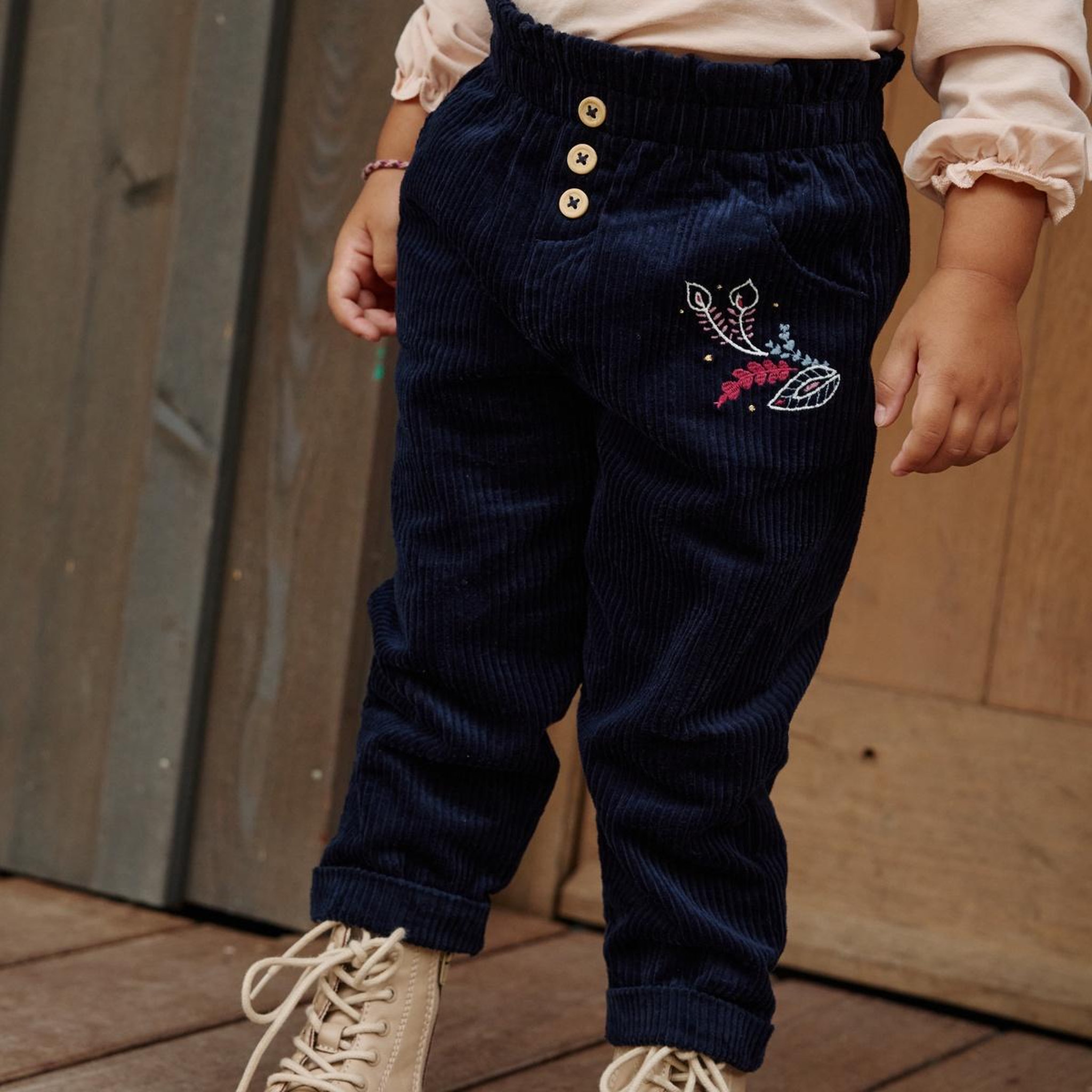 Voir la diapositive 4 : PETIT BEGUIN Pantalon bébé en velours côtelé Ilana