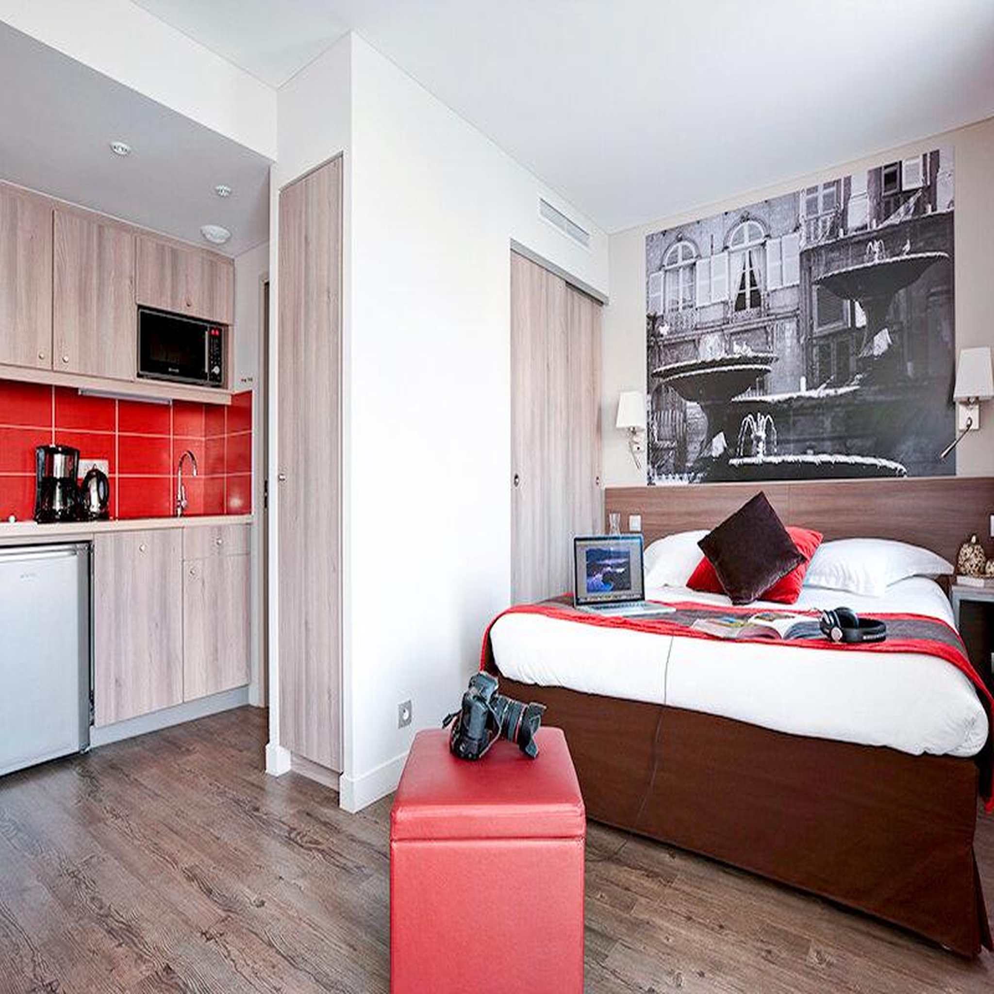 Voir la diapositive 2 : Smartbox 3 jours en famille à Aix-en-Provence dans un appartement 4* - Coffret Cadeau Séjour