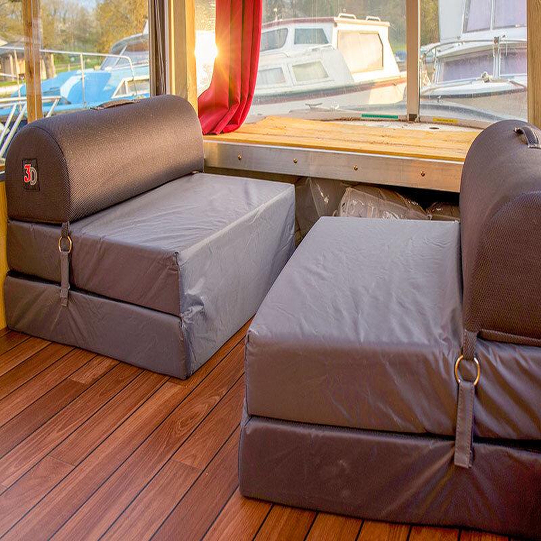 Voir la diapositive 3 : Smartbox 3 jours insolites à bord d'une péniche solaire en famille près de saint-nazaire - coffret cadeau séjour