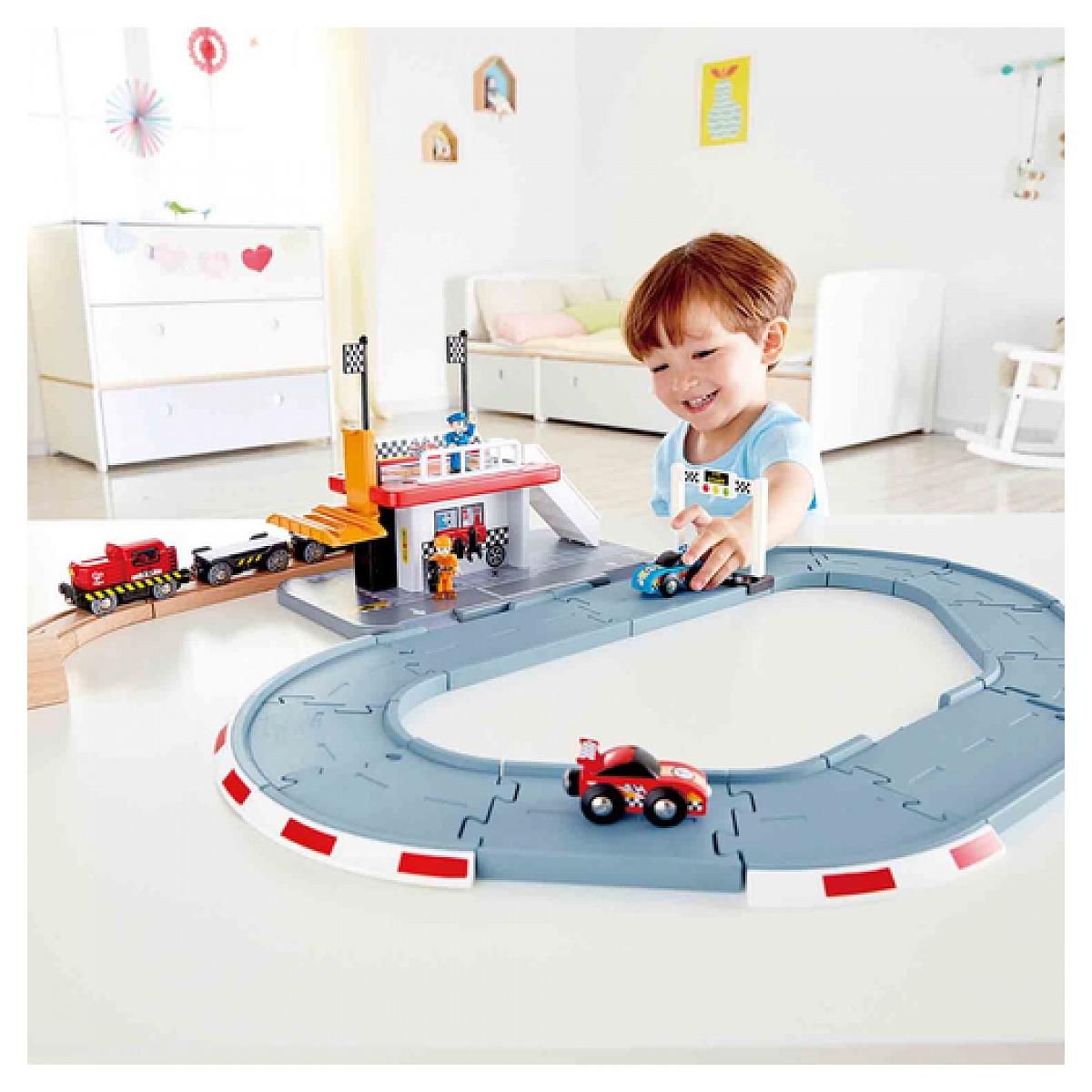Hape Circuit de course voiture bois