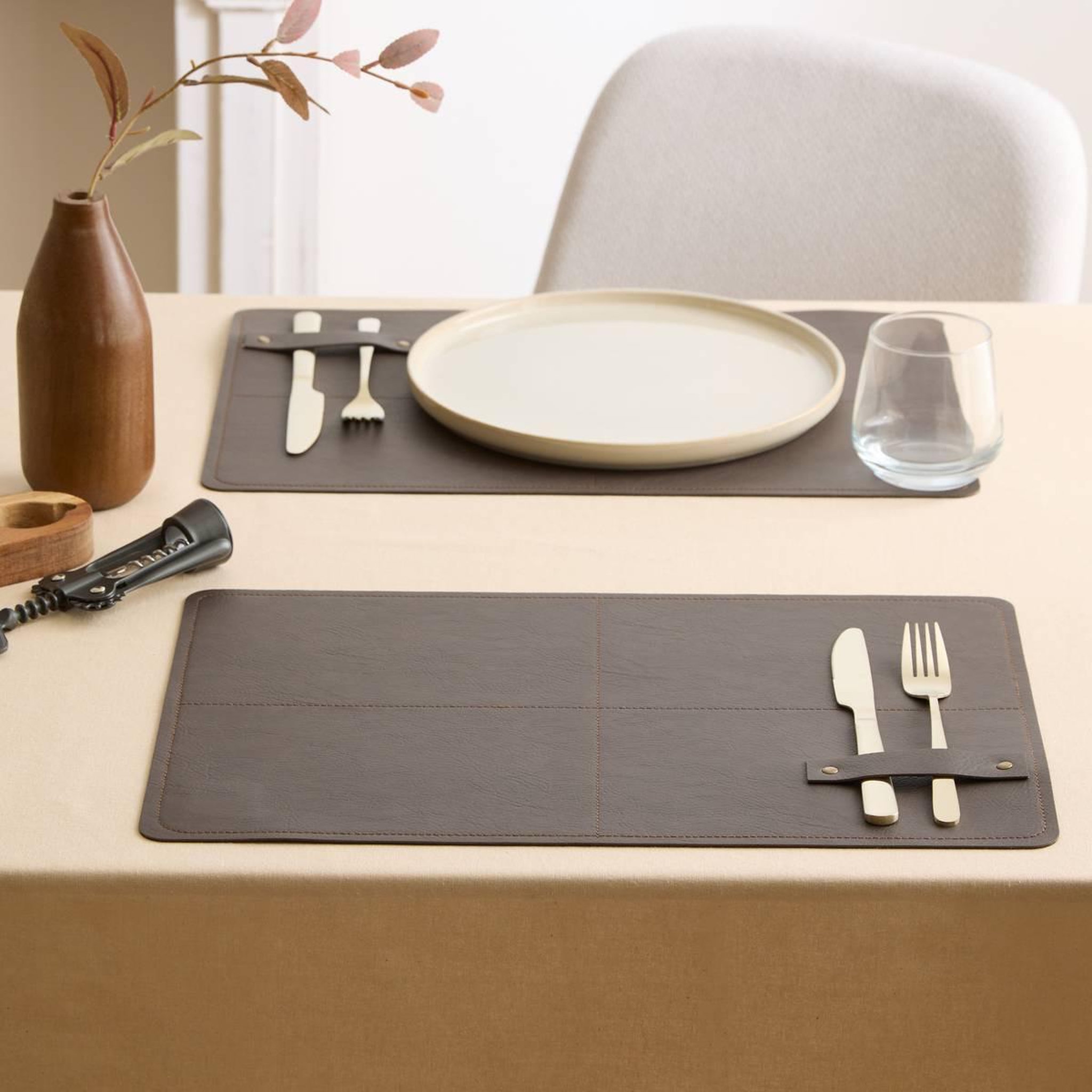 Voir la diapositive 5 : SECRET DE GOURMET Set de Table Rectangulaire  Glenn  30x45cm Chocolat