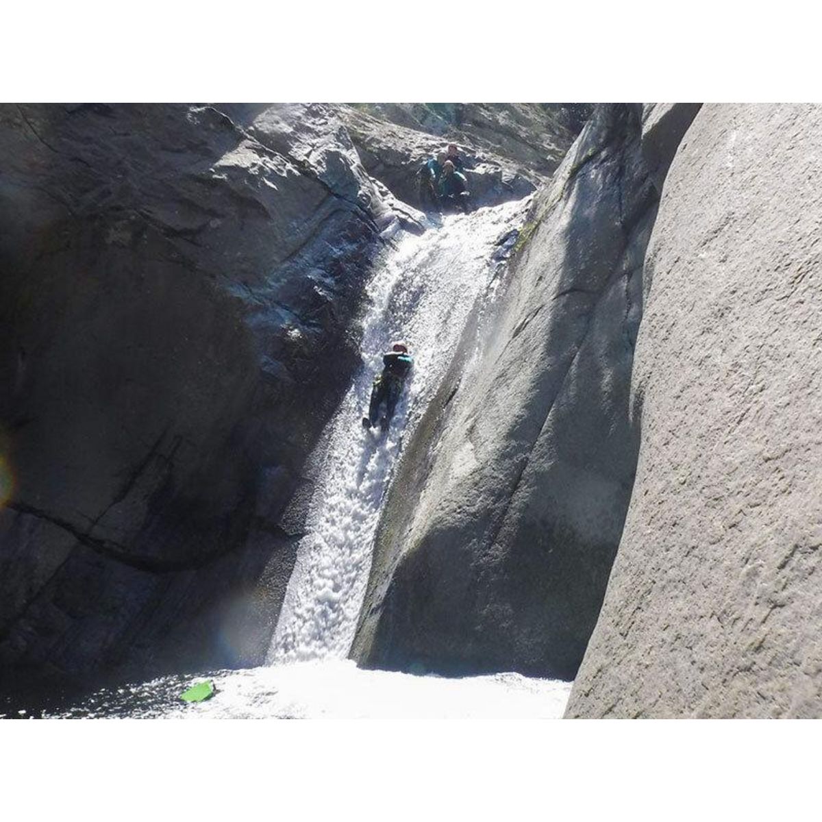 Smartbox Session de canyoning en eaux chaudes près de Font-Romeu pour 2 personnes - Coffret Cadeau Sport & Aventure