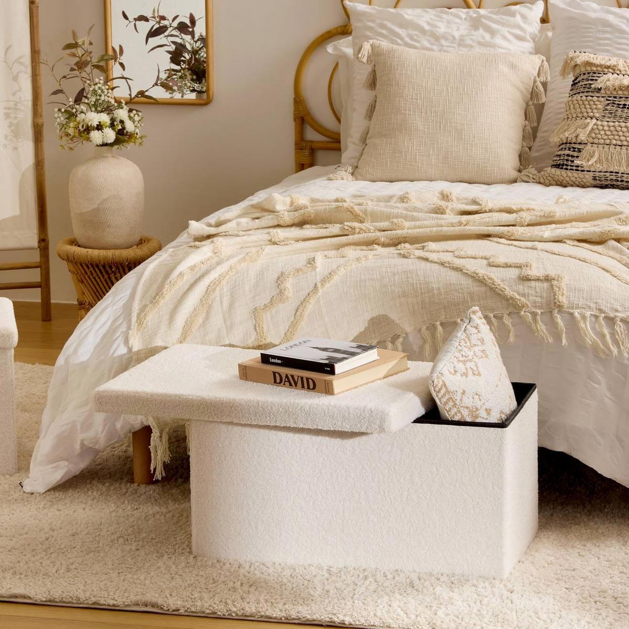 Voir la diapositive 3 : ATMOSPHERA Pouf coffre double bouclette  jaiko  76cm blanc