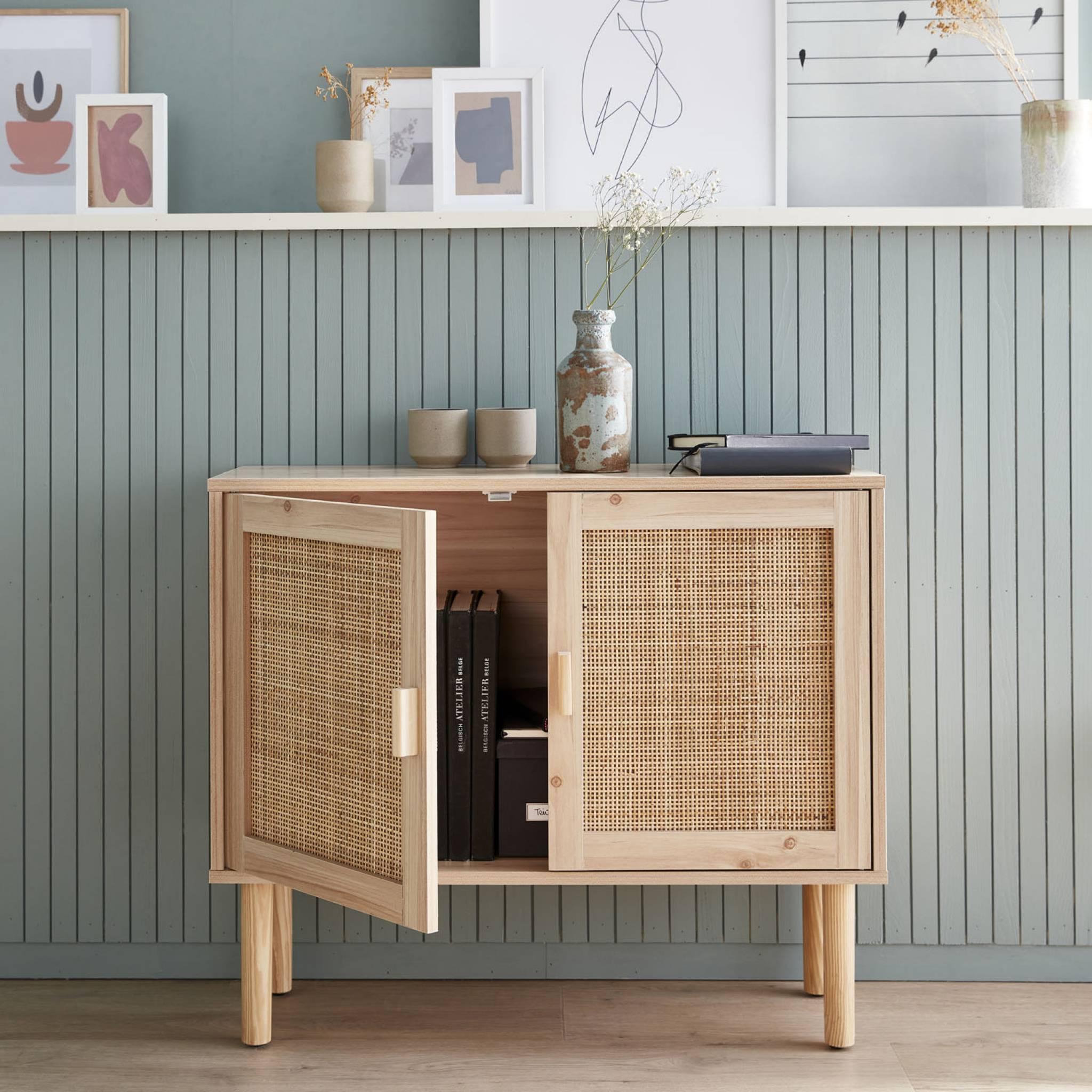 Voir la diapositive 3 : SWEEEK Buffet en décor bois et cannage - Camargue - 2 portes. buffet bas. 80x30x68cm
