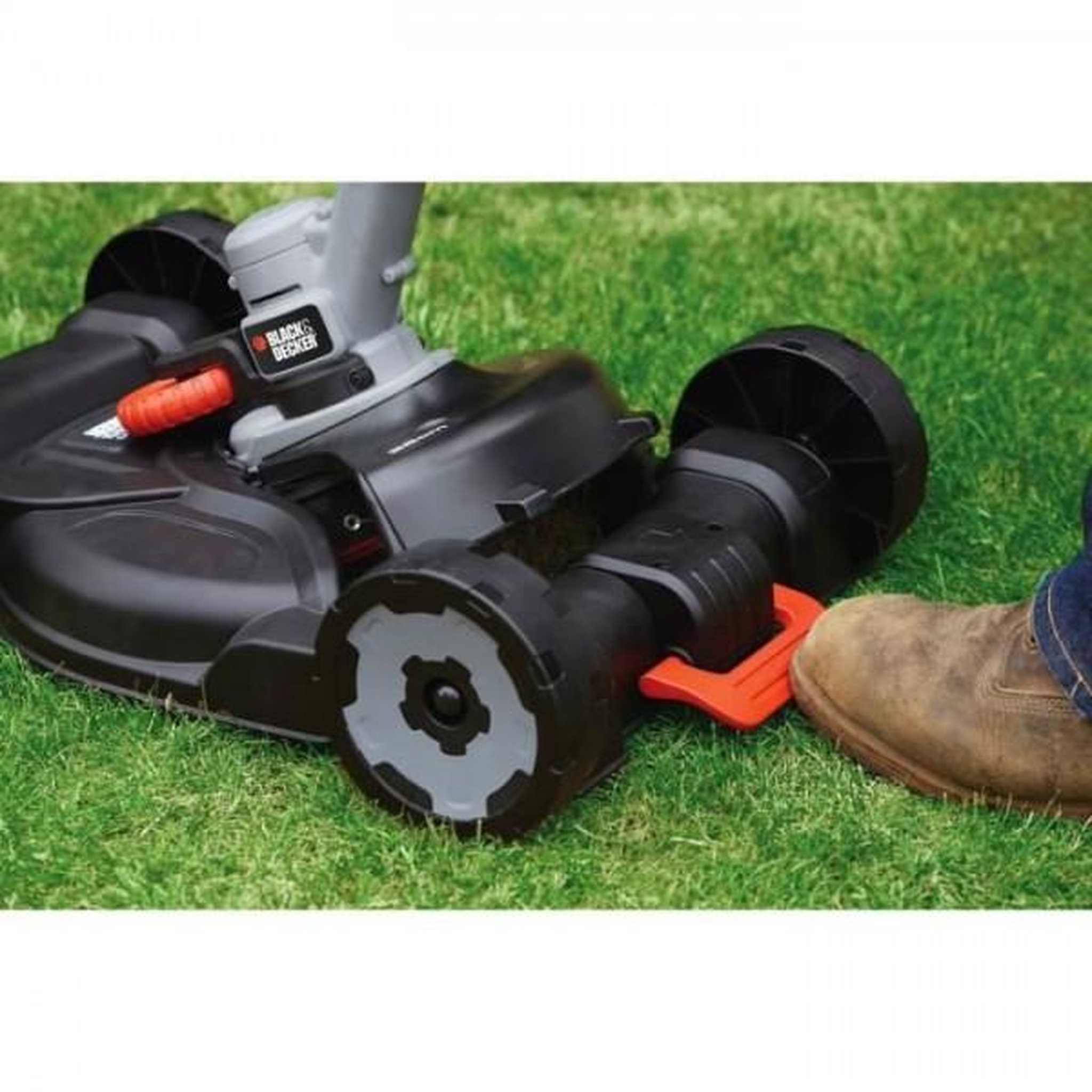 Voir la diapositive 6 : Black et Decker Tondeuse a Gazon Outil 3en1 sur batterie 18V 28cm de coupe BLACK+DECKER STC1820CM - Grande autonomie