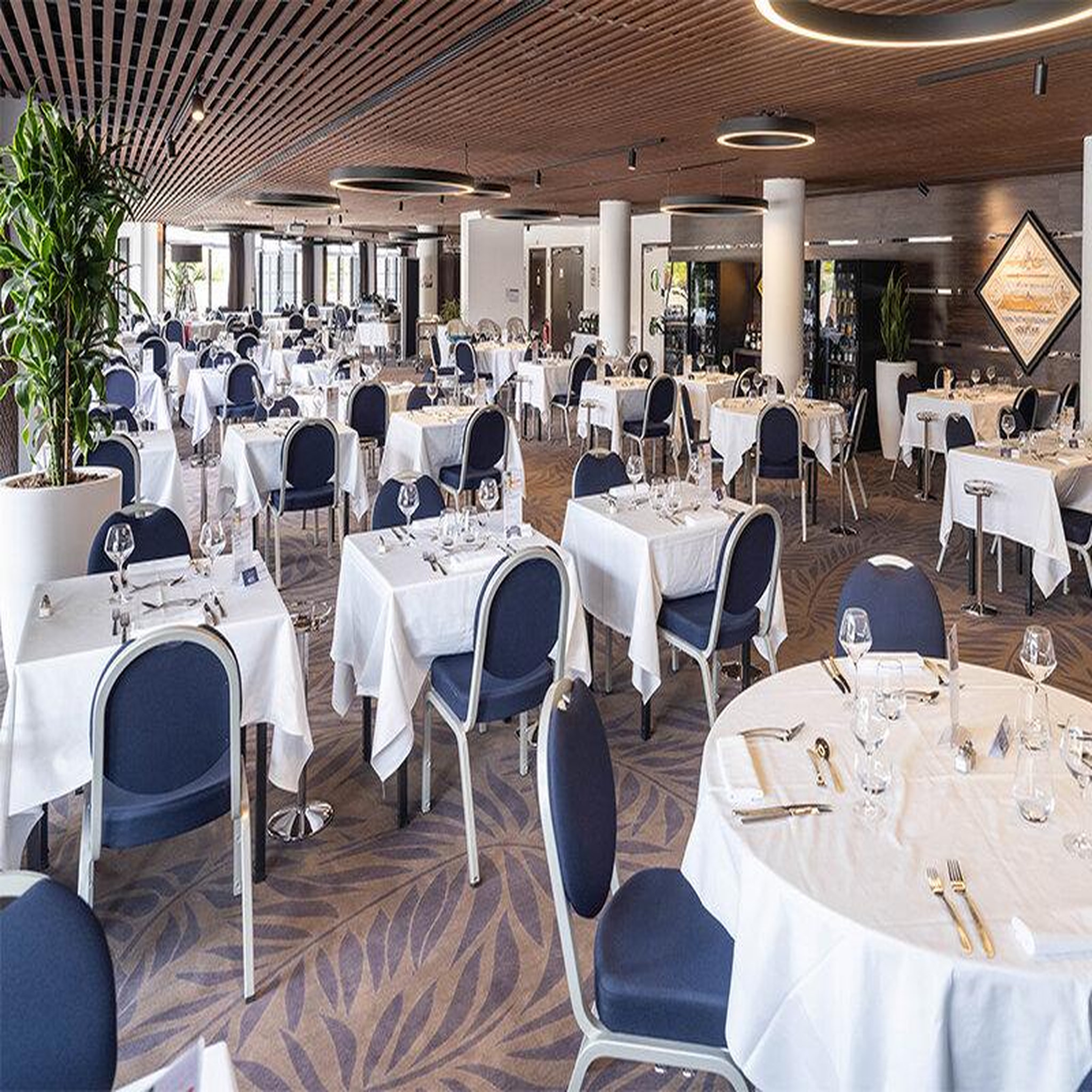 Voir la diapositive 4 : Smartbox 2 jours de détente à la mer en hôtel balnéaire 4* à pornic avec dîner et accès à l'espace bien-être - coffret cadeau séjour