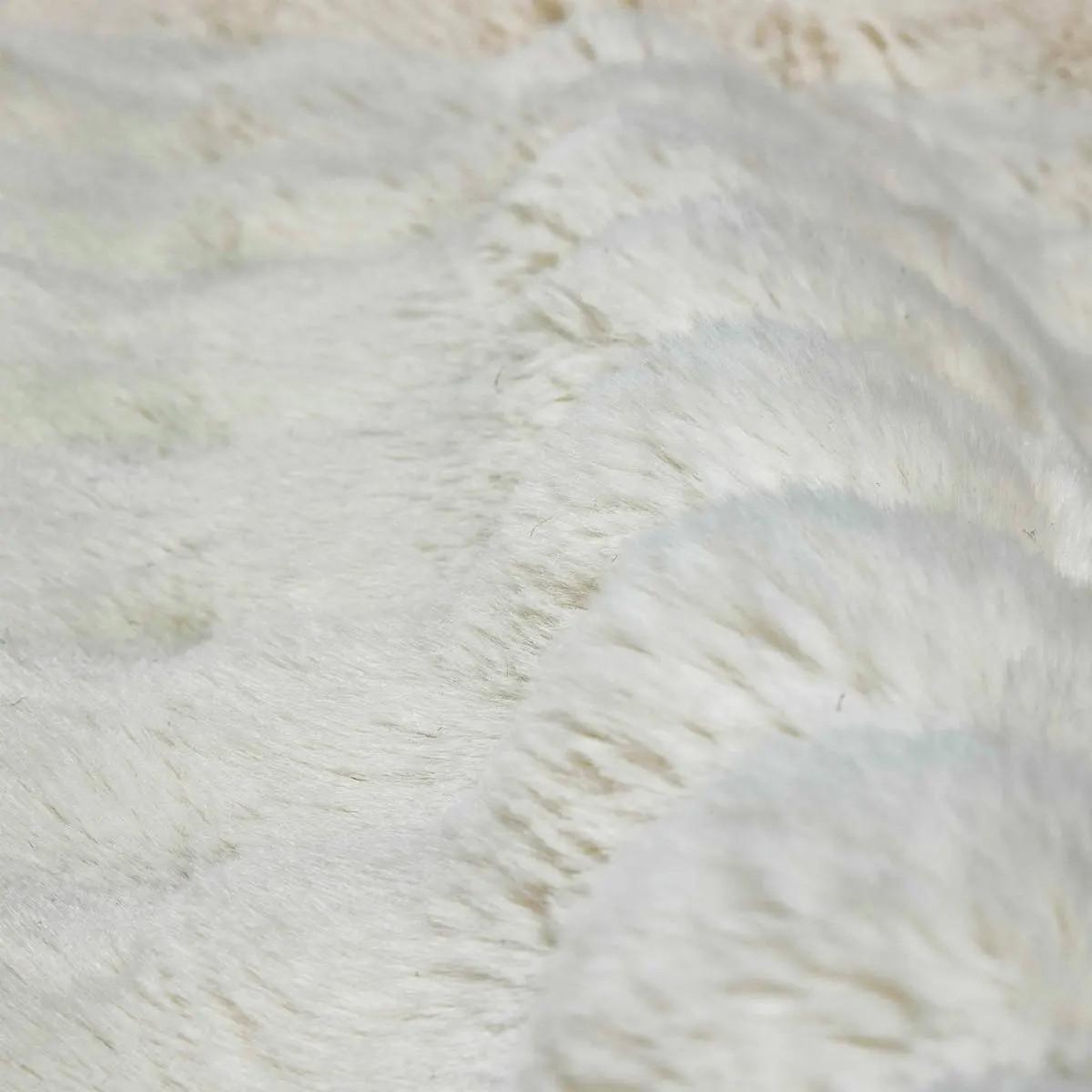 Voir la diapositive 3 : ATMOSPHERA Tapis imitation fourrure 3d  zephy  60x90cm blanc