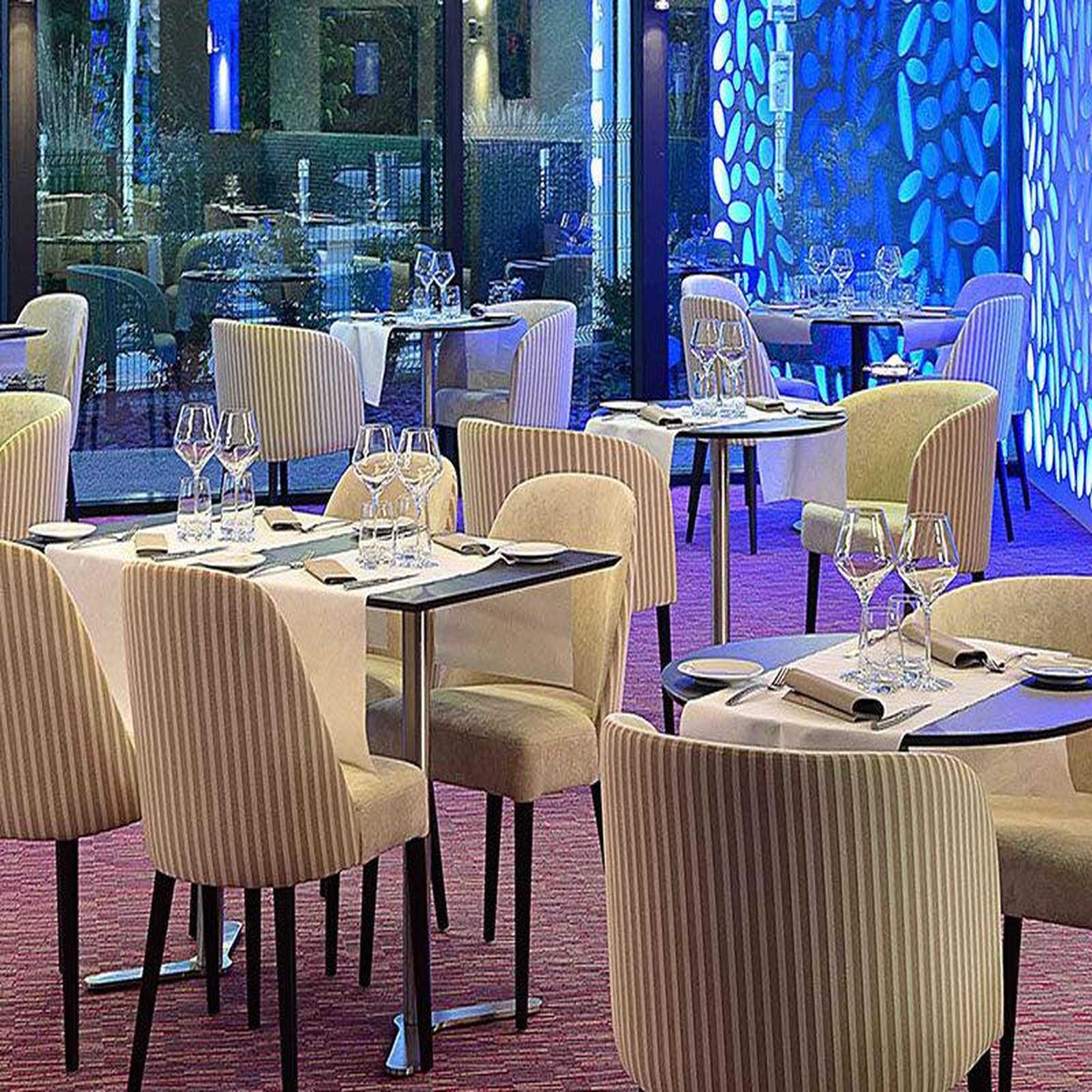 Voir la diapositive 4 : Smartbox Séjour inoubliable de 2 jours avec dîner et accès au spa - coffret cadeau séjour