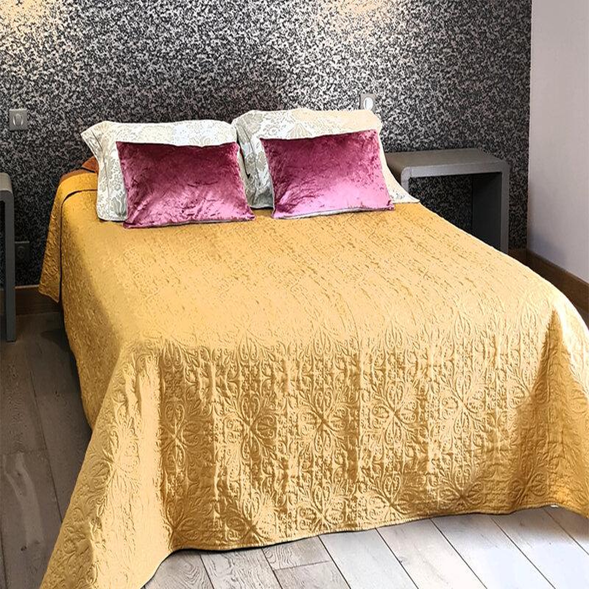 Voir la diapositive 2 : Smartbox Séjour en famille : 3 jours en suite dans un gîte de charme près de troyes - coffret cadeau séjour