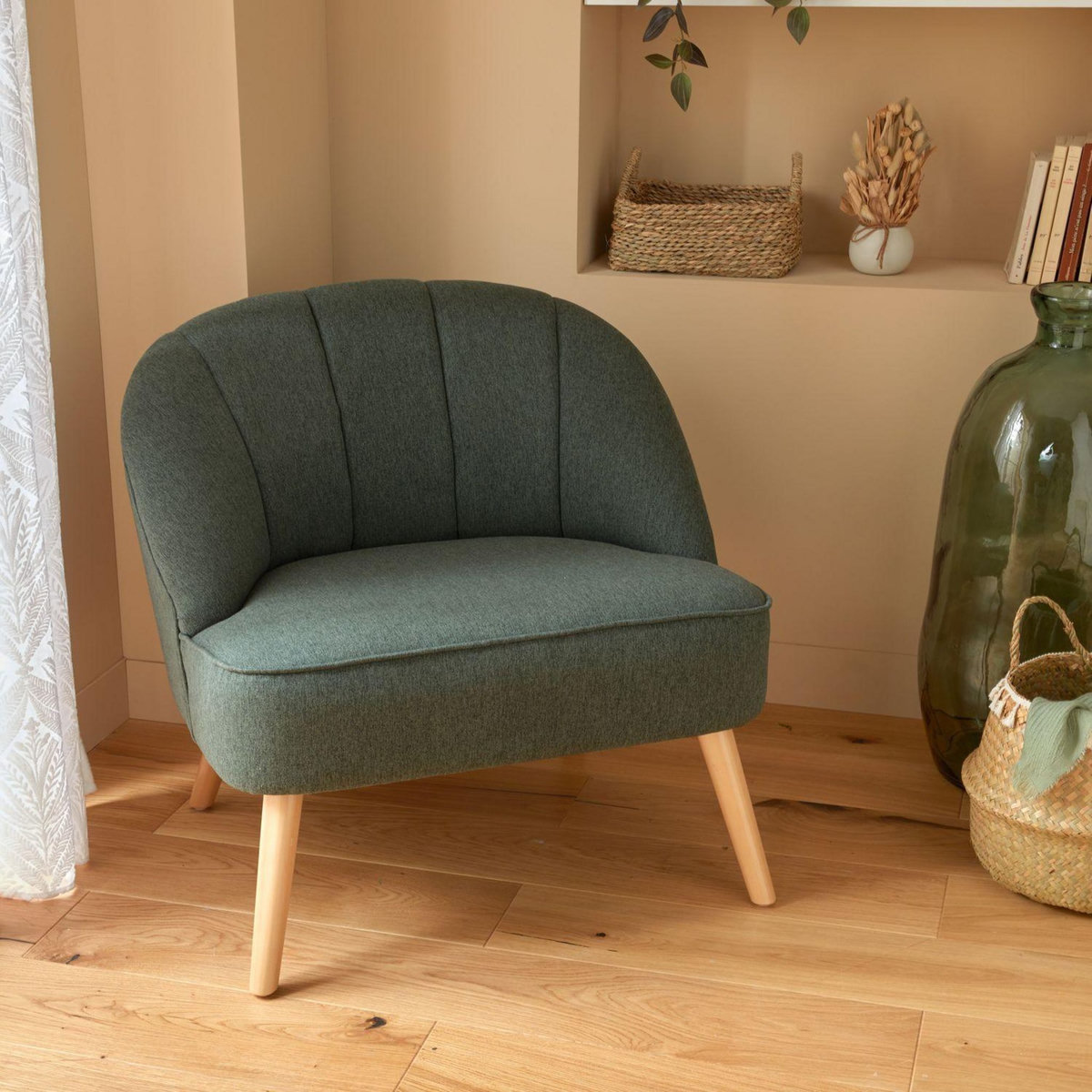 ATMOSPHERA Fauteuil en velours et pieds en bois NAOVA