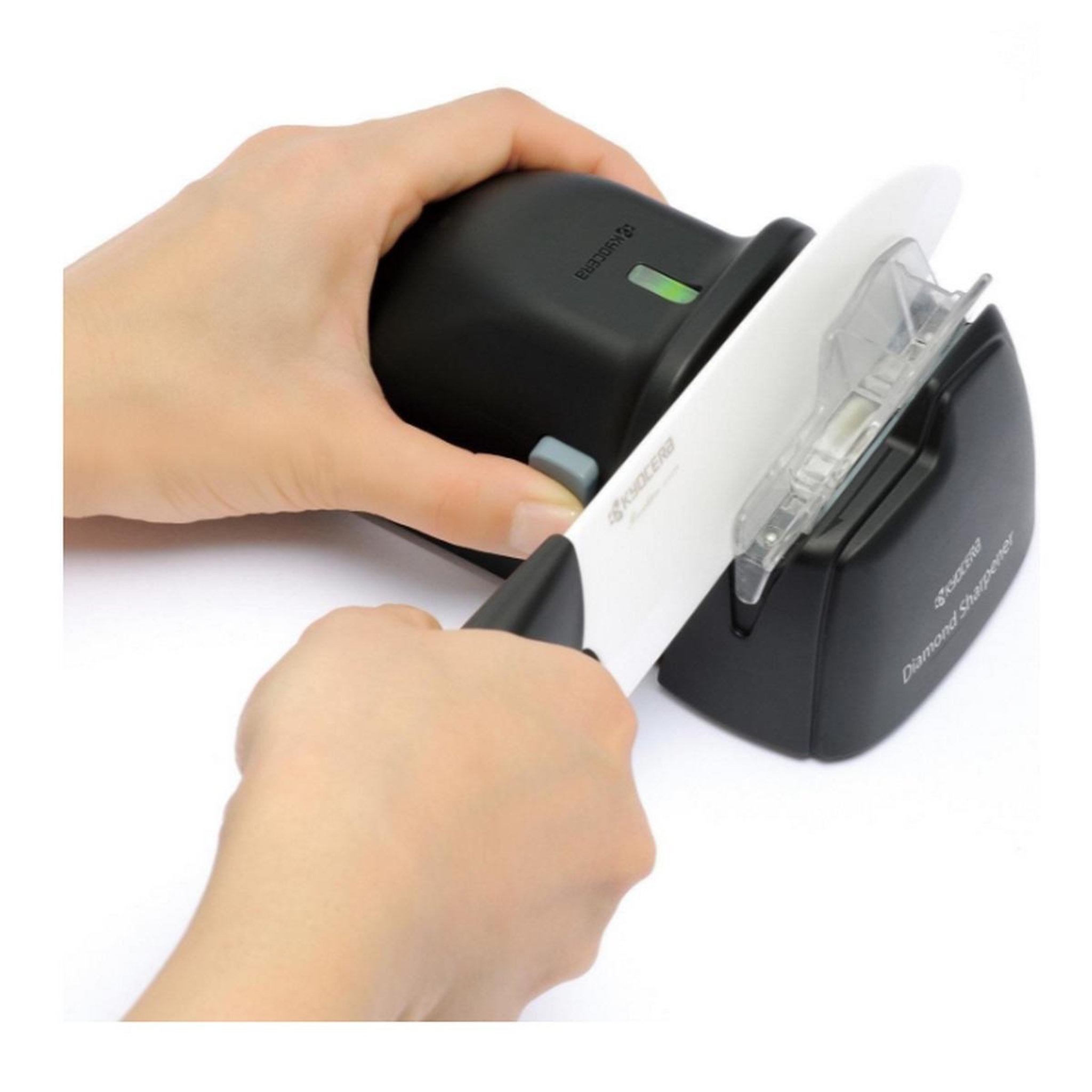 Voir la diapositive 2 : Kyocera Affûteur aiguiseur de couteaux électrique - DS-38