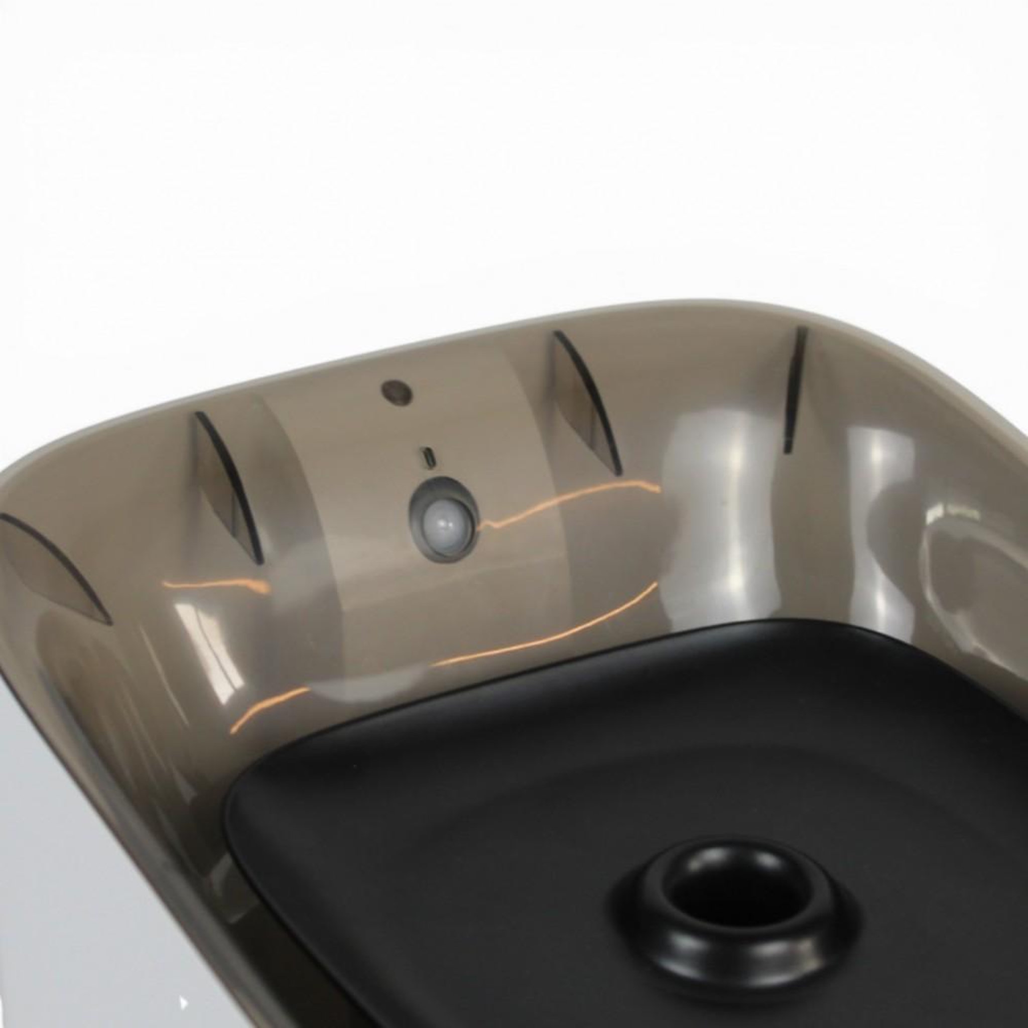 Voir la diapositive 4 : MON AMI LUKI Fontaine à eau avec capteur de présence - chien et chat