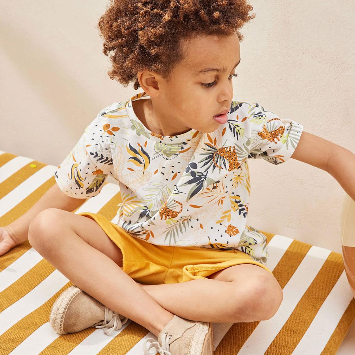 Petit Béguin Ensemble enfant t-shirt et short Wakae