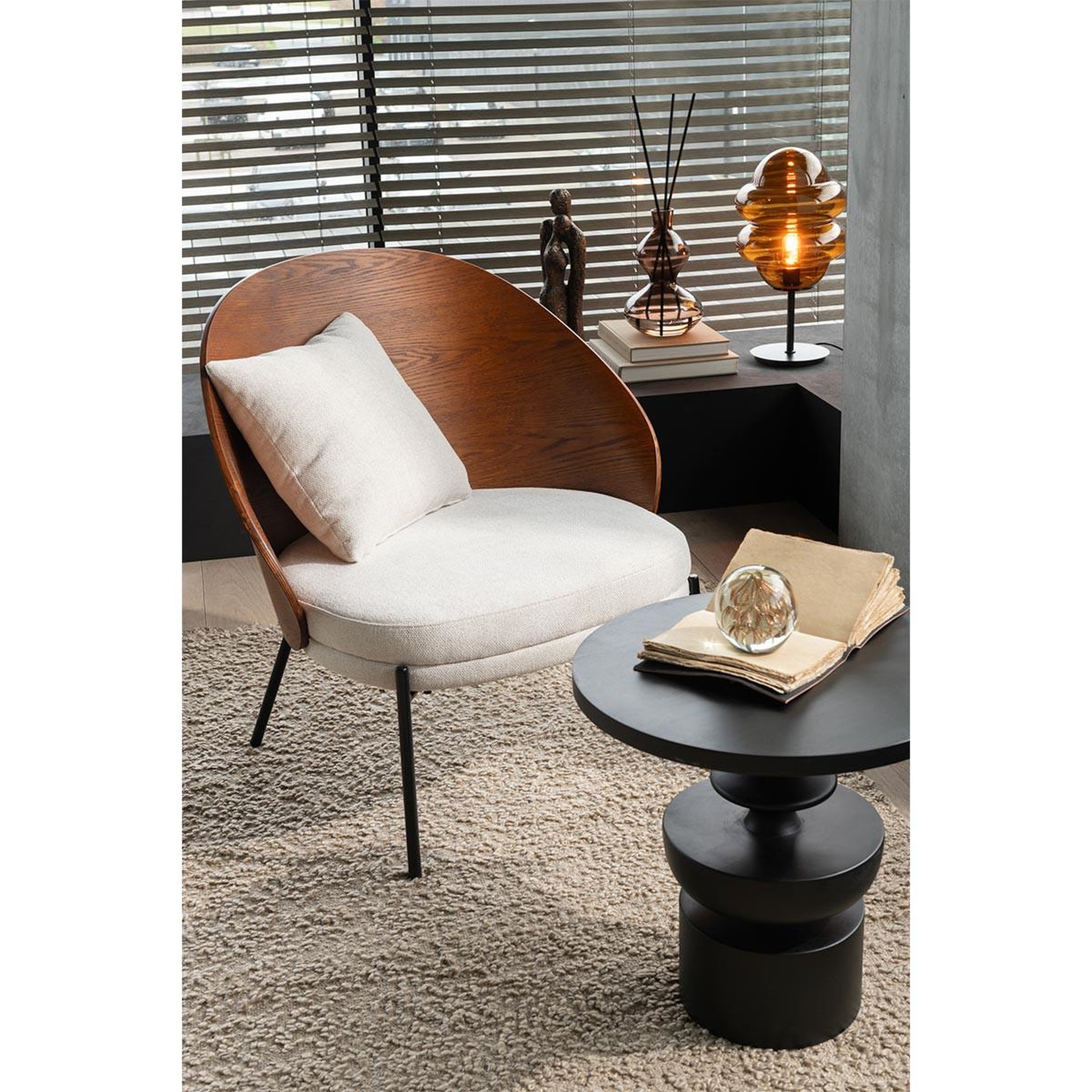 Voir la diapositive 6 : J-LINE Table d'appoint en bois  goa  48cm noir