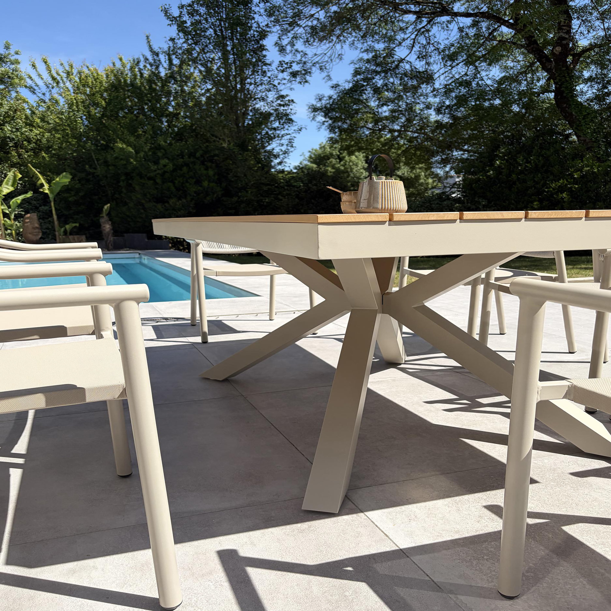 Voir la diapositive 4 : DCB GARDEN Ensemble repas de jardin en aluminium