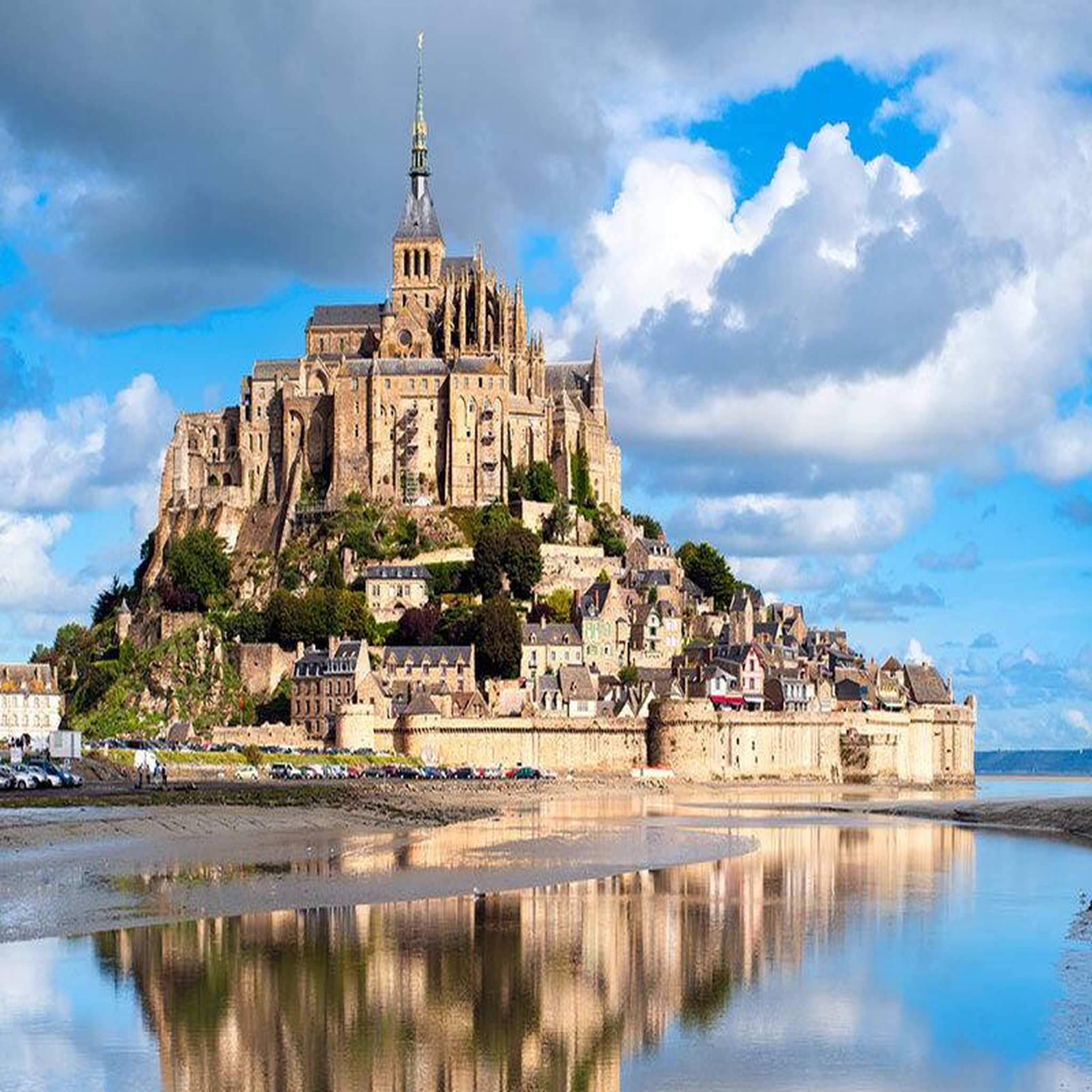 Voir la diapositive 4 : Smartbox Visite d'un trésor normand : 1 billet prioritaire pour l'abbaye du Mont-Saint-Michel - Coffret Cadeau Sport & Aventure