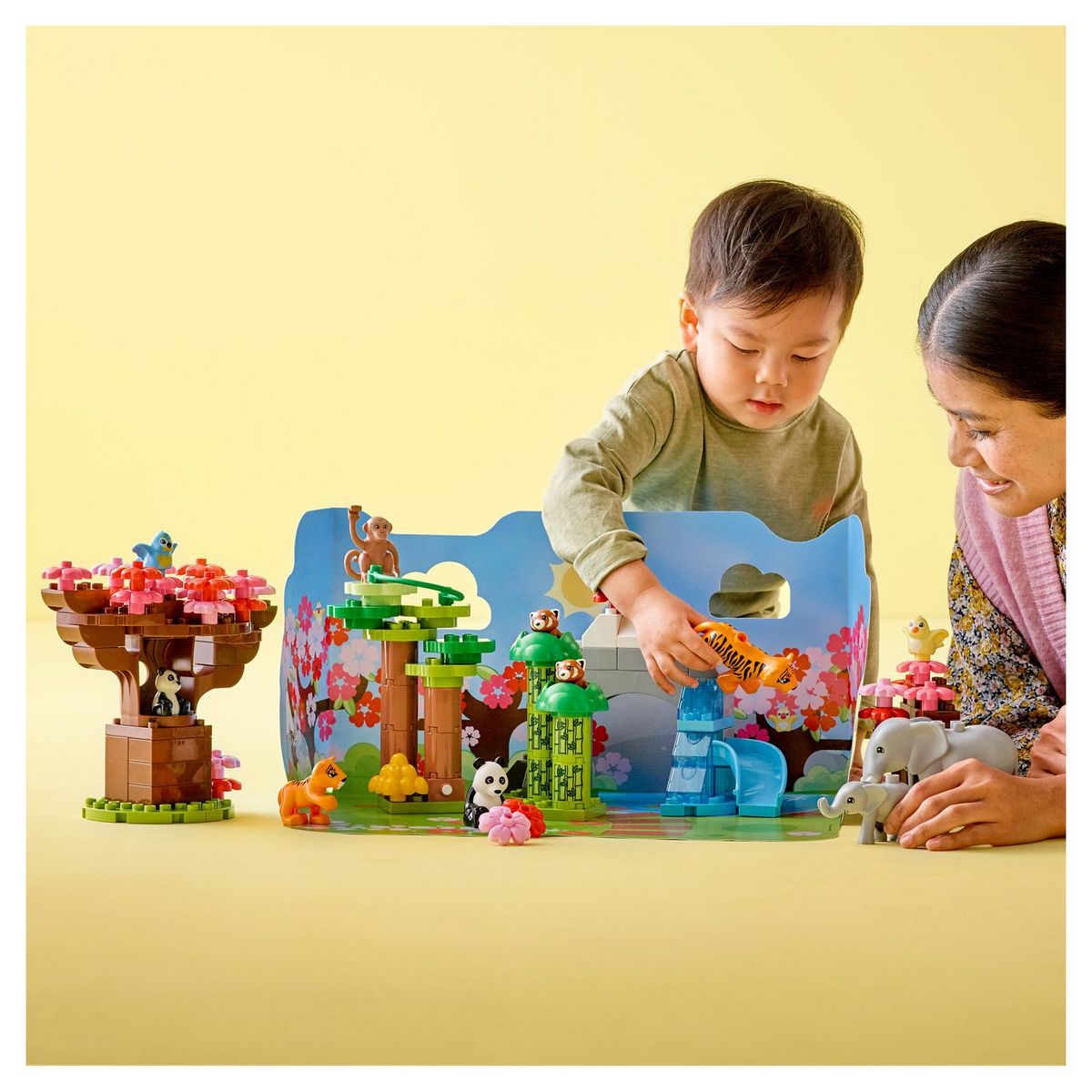 LEGO DUPLO 10974 Animaux Sauvages d&rsquo;Asie, Jouet et Figurines de Pandas, Oiseaux et Tigres