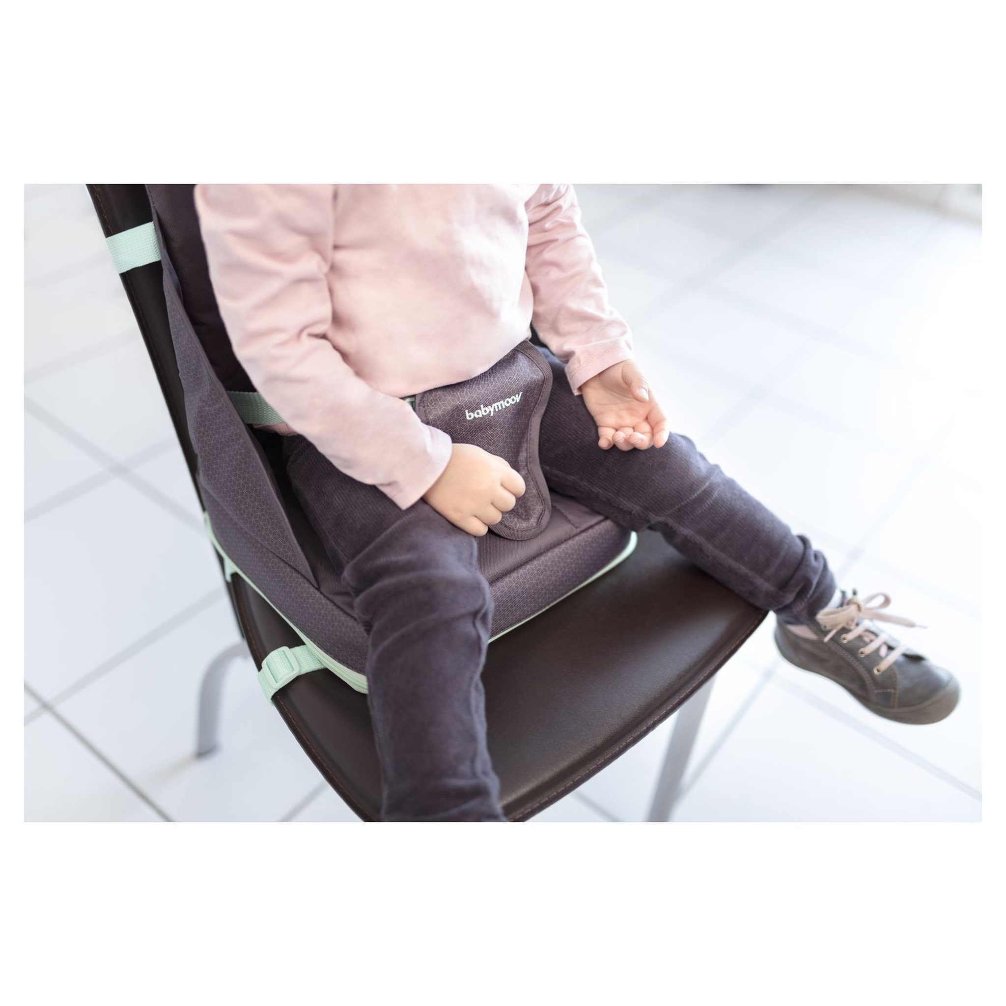 Voir la diapositive 2 : BABYMOOV Rehausseur Up & Go grey
