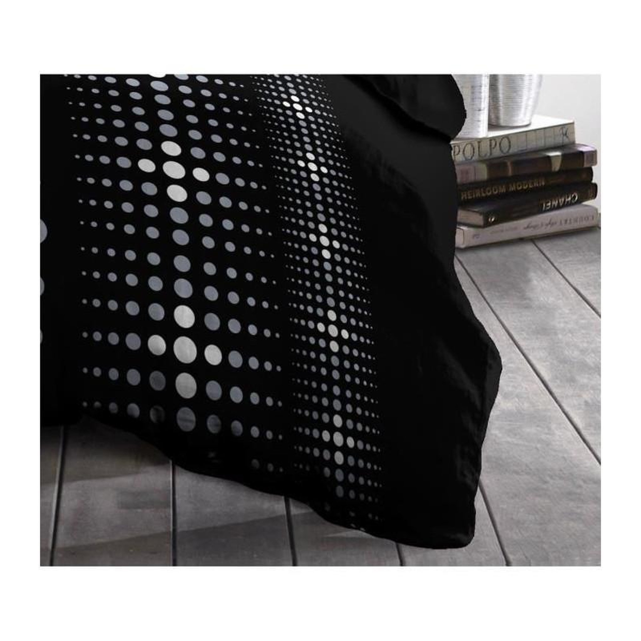 Voir la diapositive 2 : HOME LINGE PASSION Parure de couette microfibre Steevy - 1 housse de couette 140x200 cm + 1 taie 63x63 cm - Noir - HOME LINGE PASSION