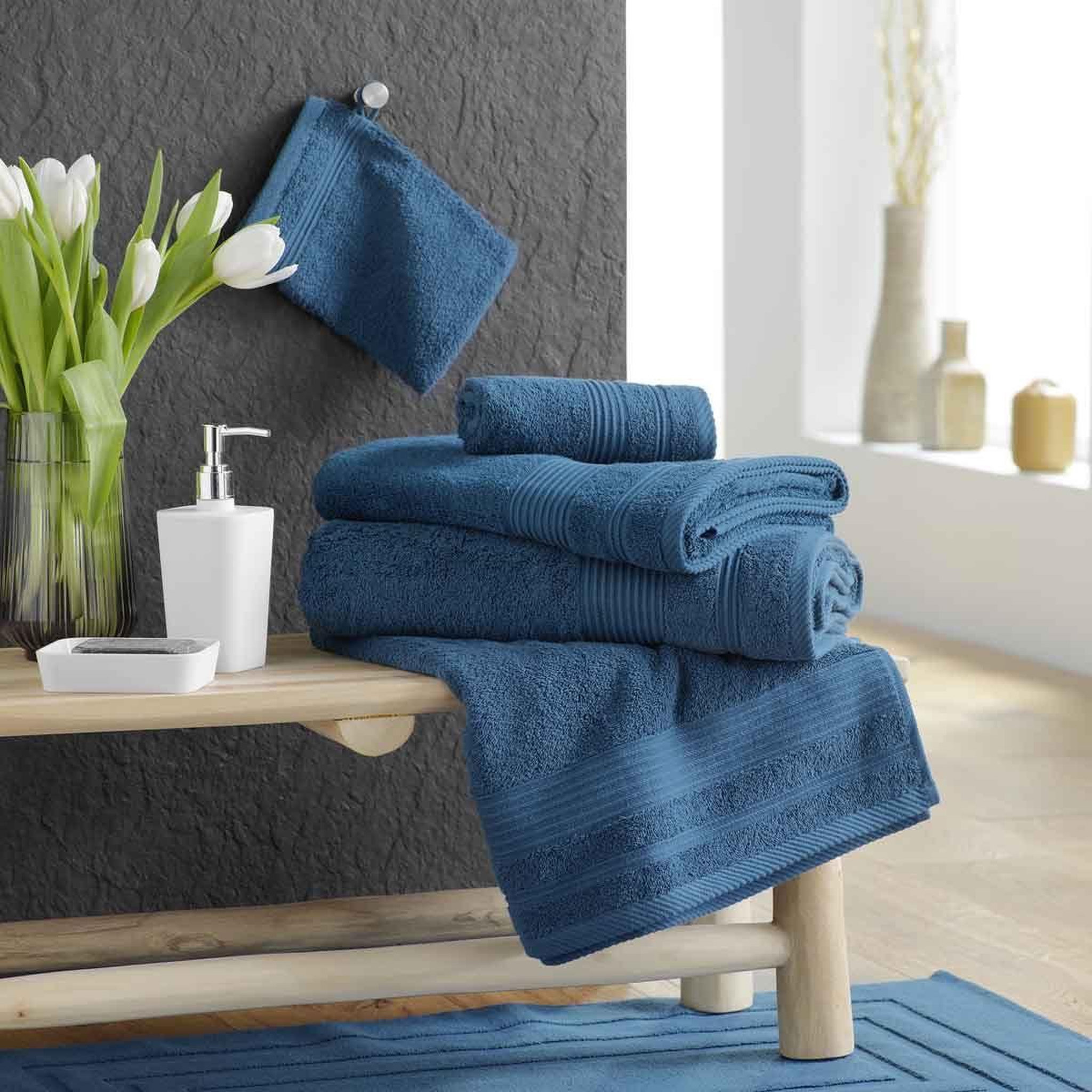 Voir la diapositive 4 : Douceur d'Intérieur Serviette de toilette  tendresse  50x90cm saphir