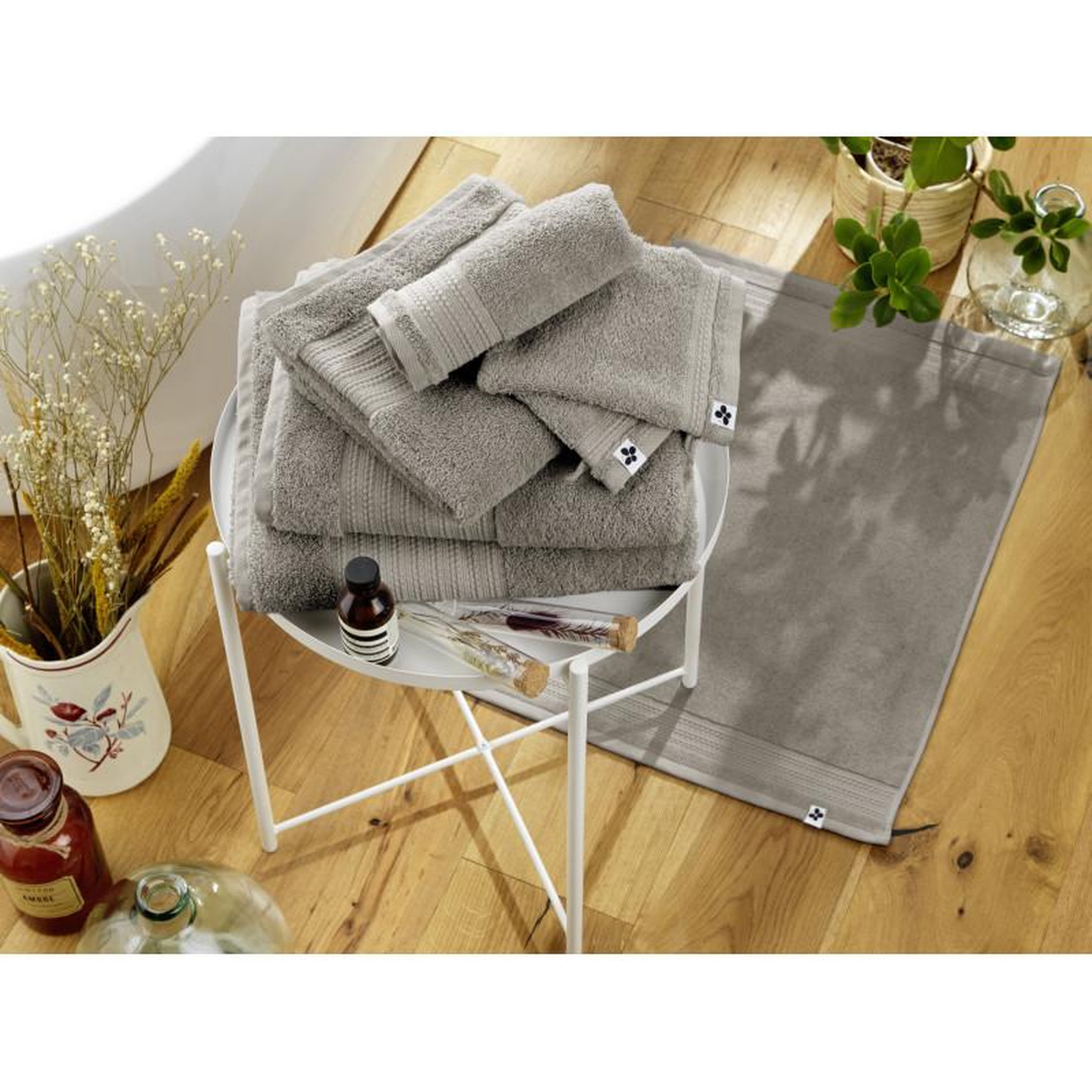 Voir la diapositive 5 : L EFFET PAPILLON Tapis de bain  Garance  50 x 70 cm / 100% Coton Bio / 600 gr/m² l'Effet Papillon -  - Tapis de bain 50 x 70 cm