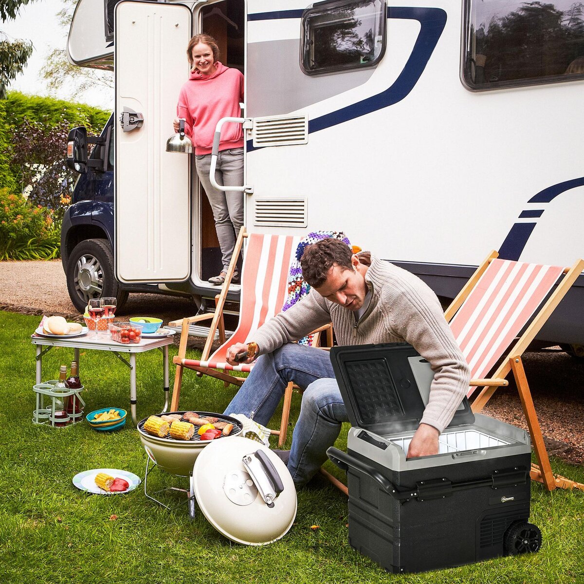 OUTSUNNY Outsunny Glacière électrique 50L portable, réfrigérateur congélateur avec lumière LED intérieure et poignées pliables - dim. 71,1L x 46l x 50,6H cm - noir et gris