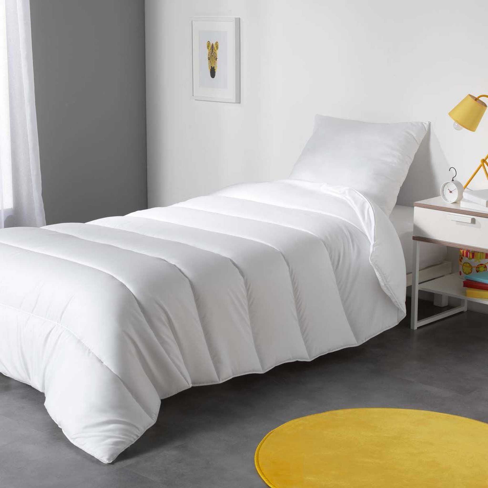 Voir la diapositive 2 : Douceur d'Intérieur Couette polyester  anti acarien  140x200cm blanc