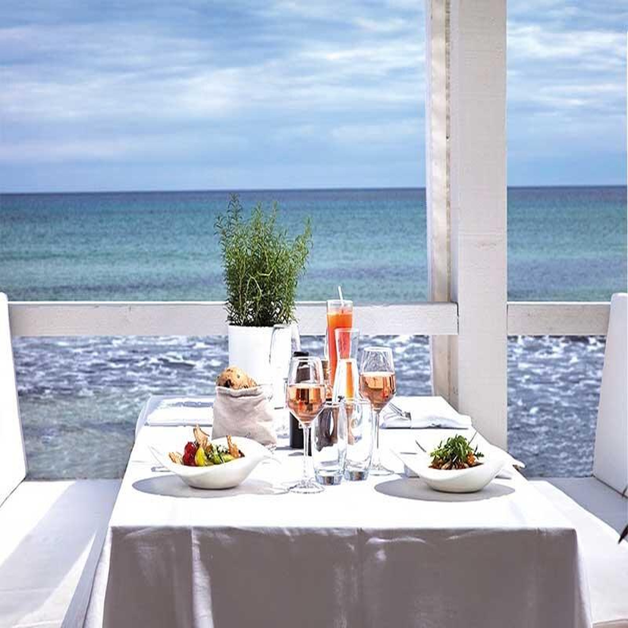 Voir la diapositive 3 : Smartbox Repas gastronomique 4 plats avec champagne en bord de mer près de la baule - coffret cadeau gastronomie