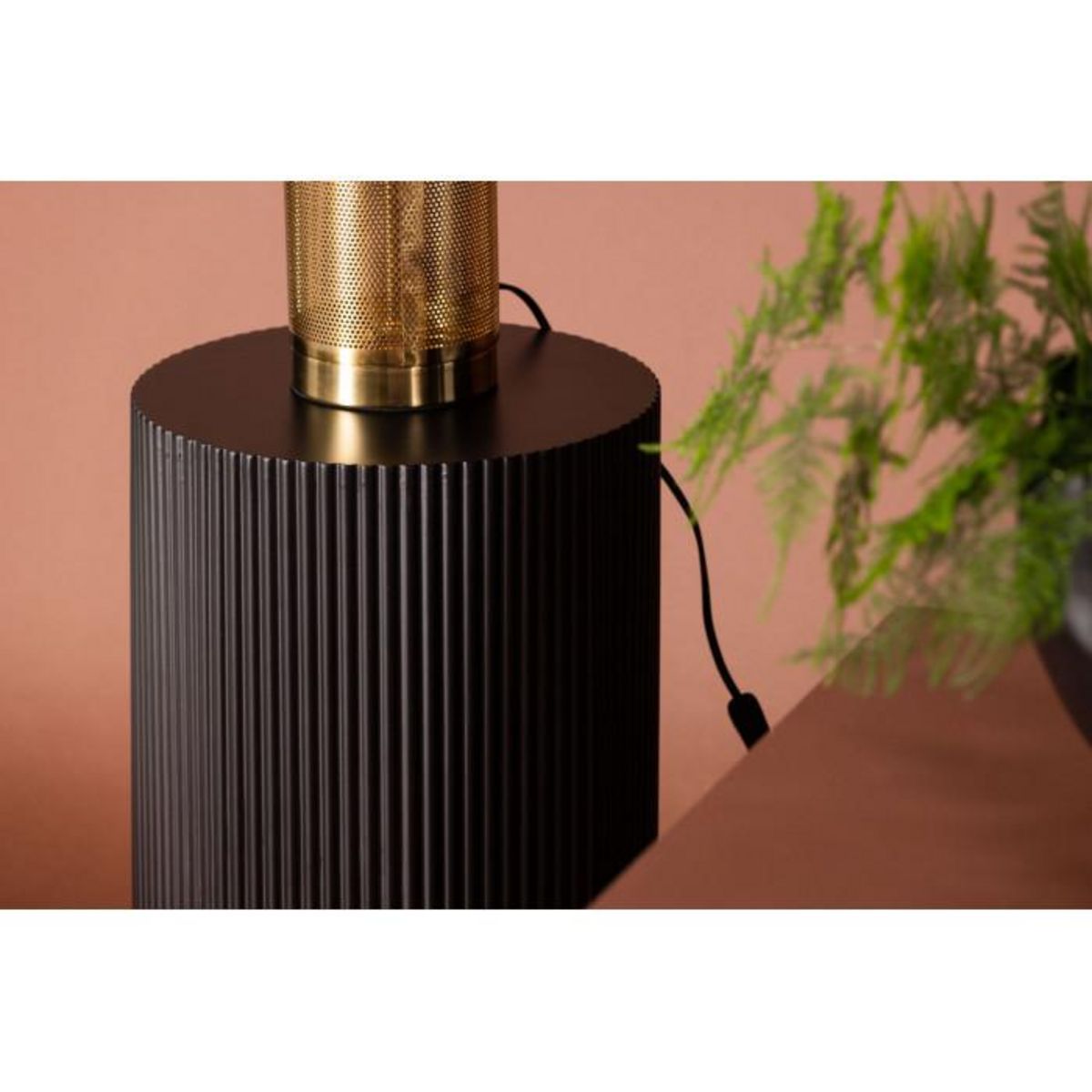 Paris Prix Table d'Appoint Nervurée  Lenox  50cm Noir