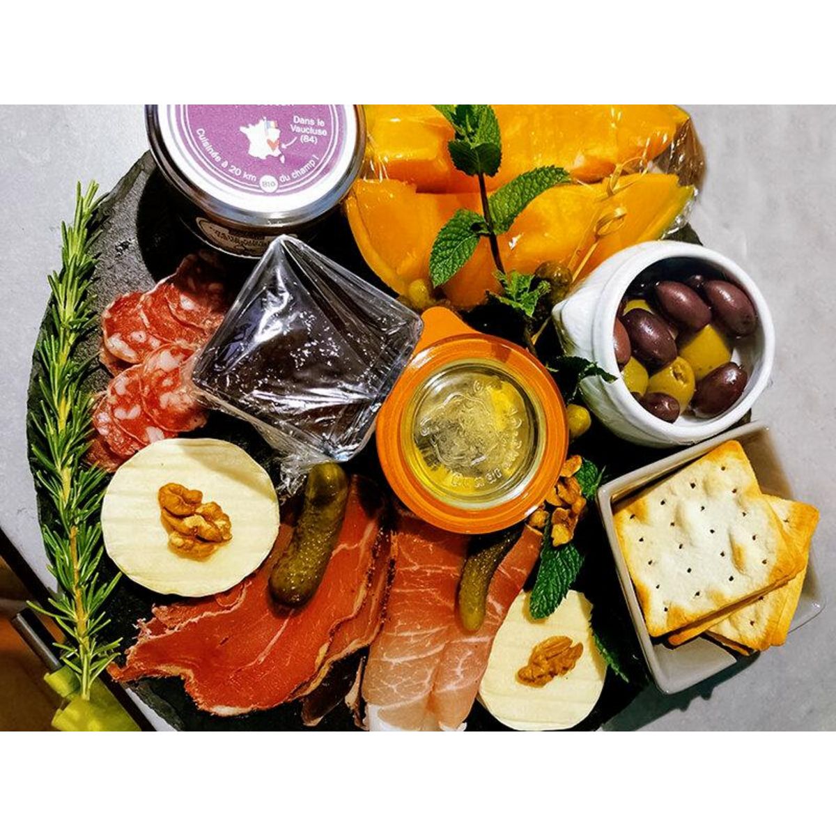 Smartbox 3 jours insolites en bulle de luxe avec bain bouillonnant et panier-apéritif près de Montauban - Coffret Cadeau Séjour