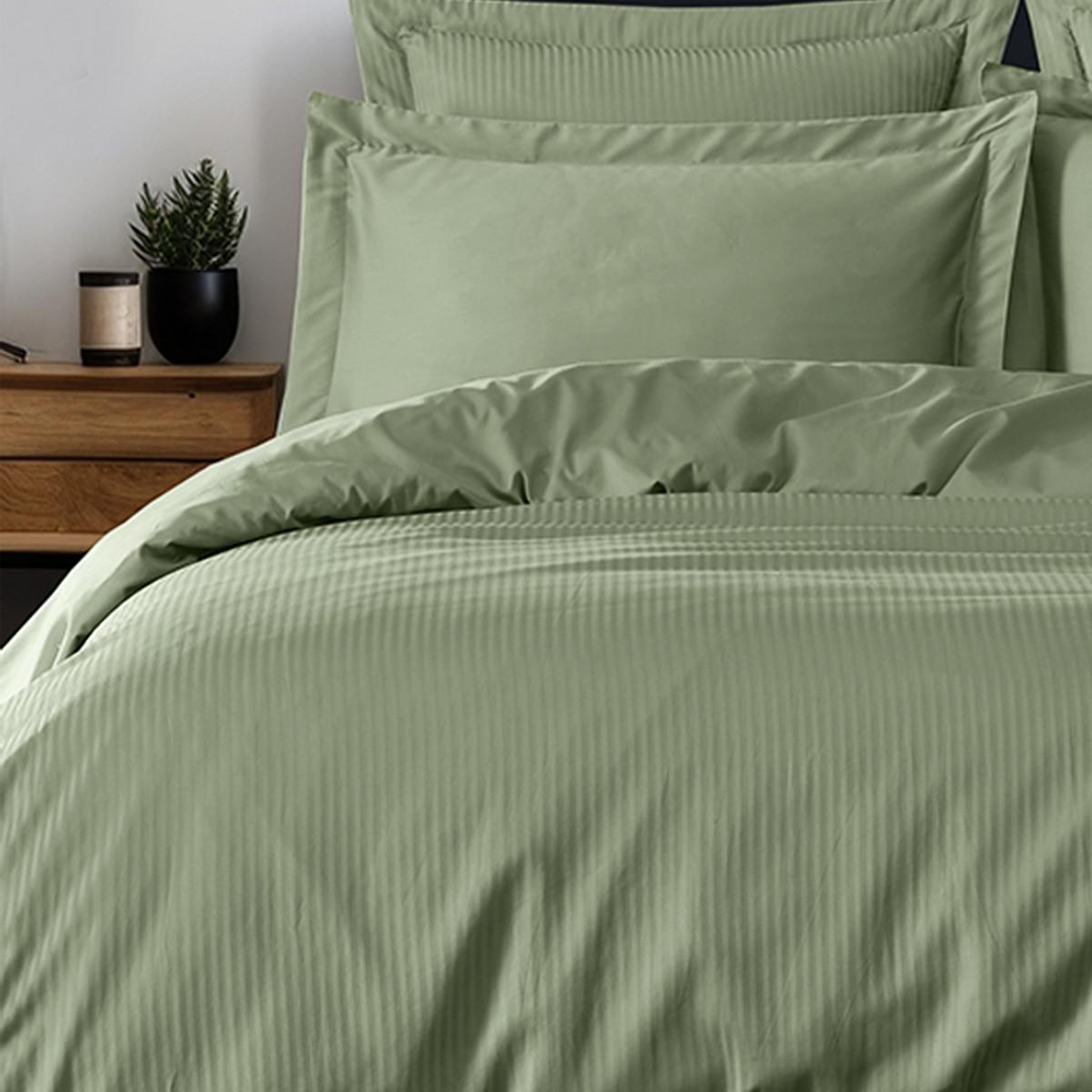 Voir la diapositive 2 : Sensei Maison Parure housse de couette rayée satin + 2 taies 50x70 cm VERSALUXE