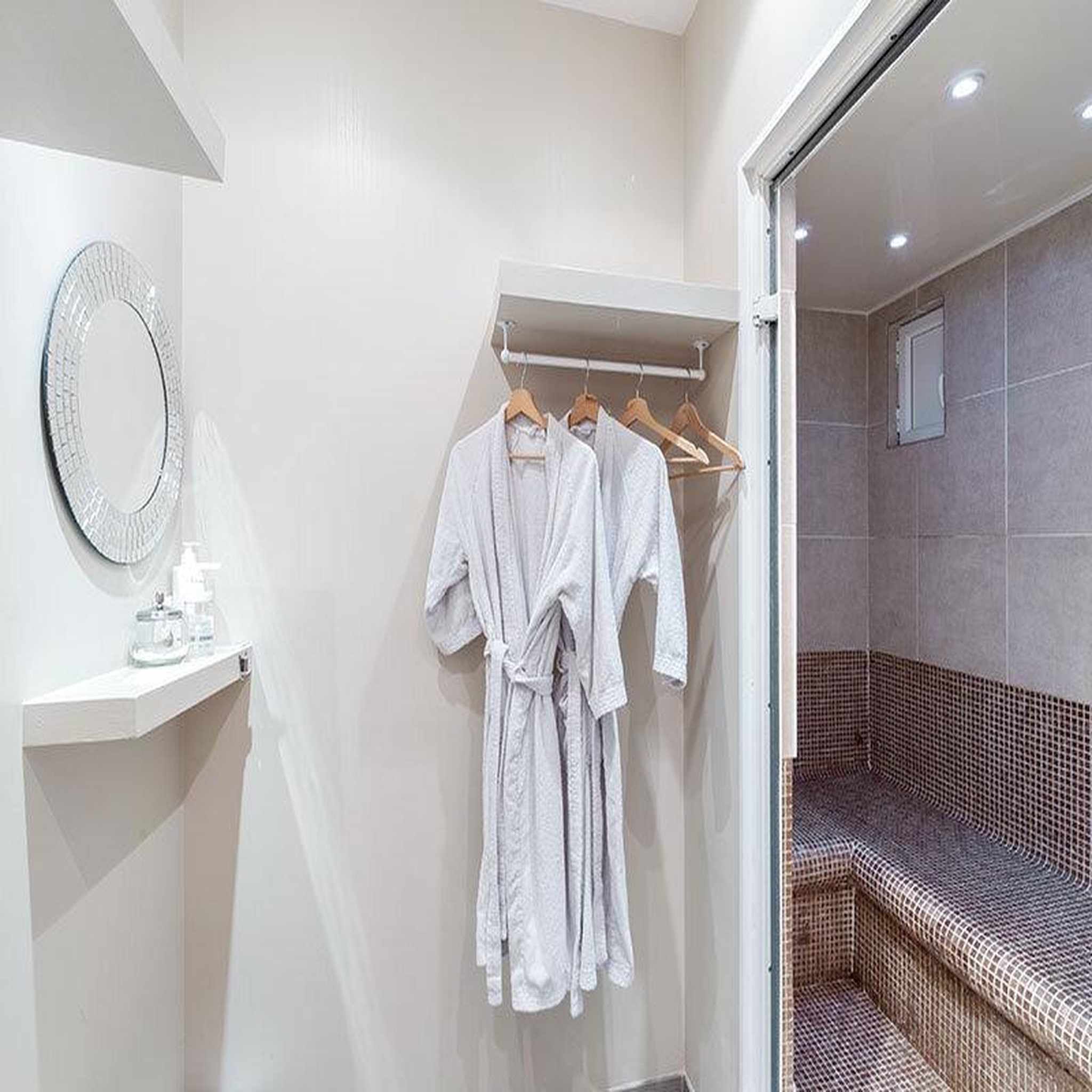 Voir la diapositive 5 : Smartbox Modelage de 1h15, soin du visage de 1h et accès hammam de 30 min près de Nantes - Coffret Cadeau Bien-être