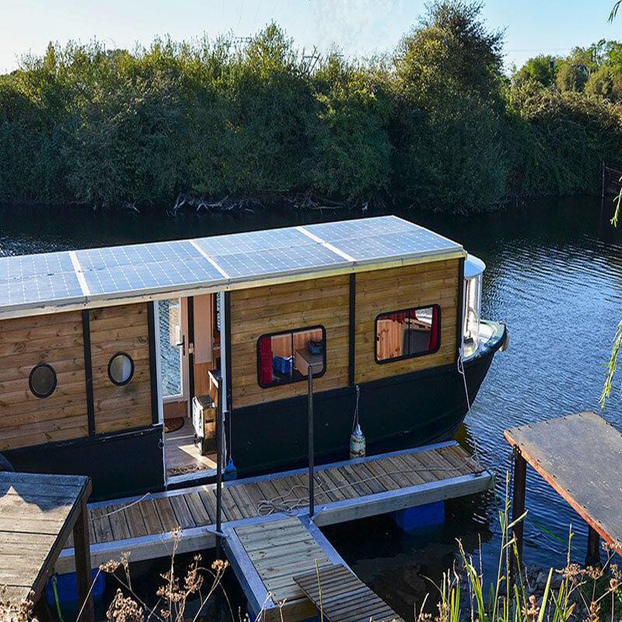 Voir la diapositive 4 : Smartbox 4 jours insolites à bord d'une péniche solaire près de saint-nazaire - coffret cadeau séjour