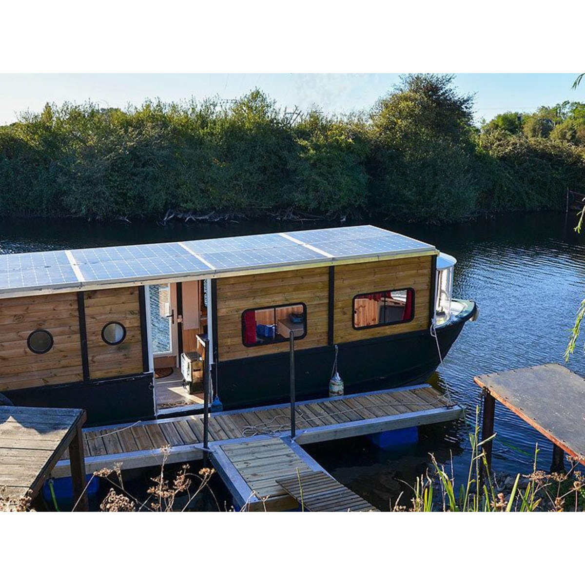 Smartbox 4 jours insolites à bord d'une péniche solaire près de Saint-Nazaire - Coffret Cadeau Séjour