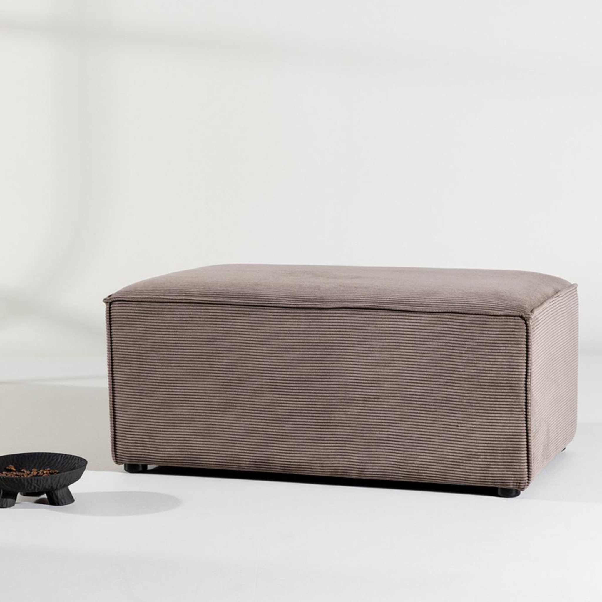 Voir la diapositive 5 : Paris Prix Pouf en velours côtelé  gillholmen  92cm marron