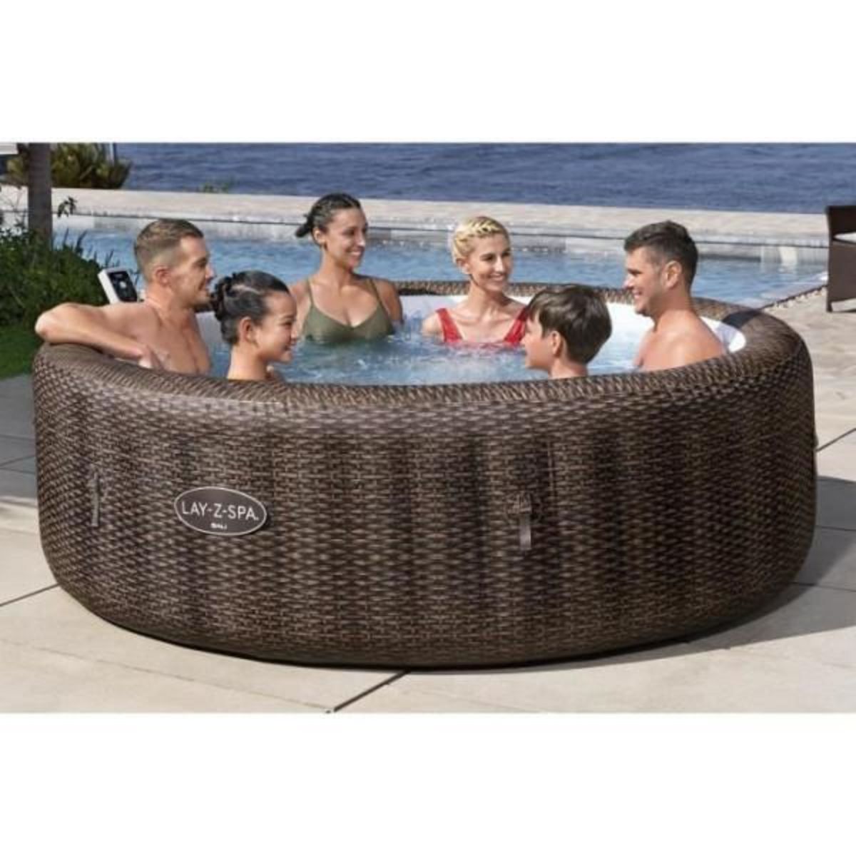 BESTWAY Spa gonflable BESTWAY - Lay-Z-Spa Bali - 180 airjets - 216 x 71 cm - 5 a 7 places - Rond (couverture, cartouche, diffuseur)