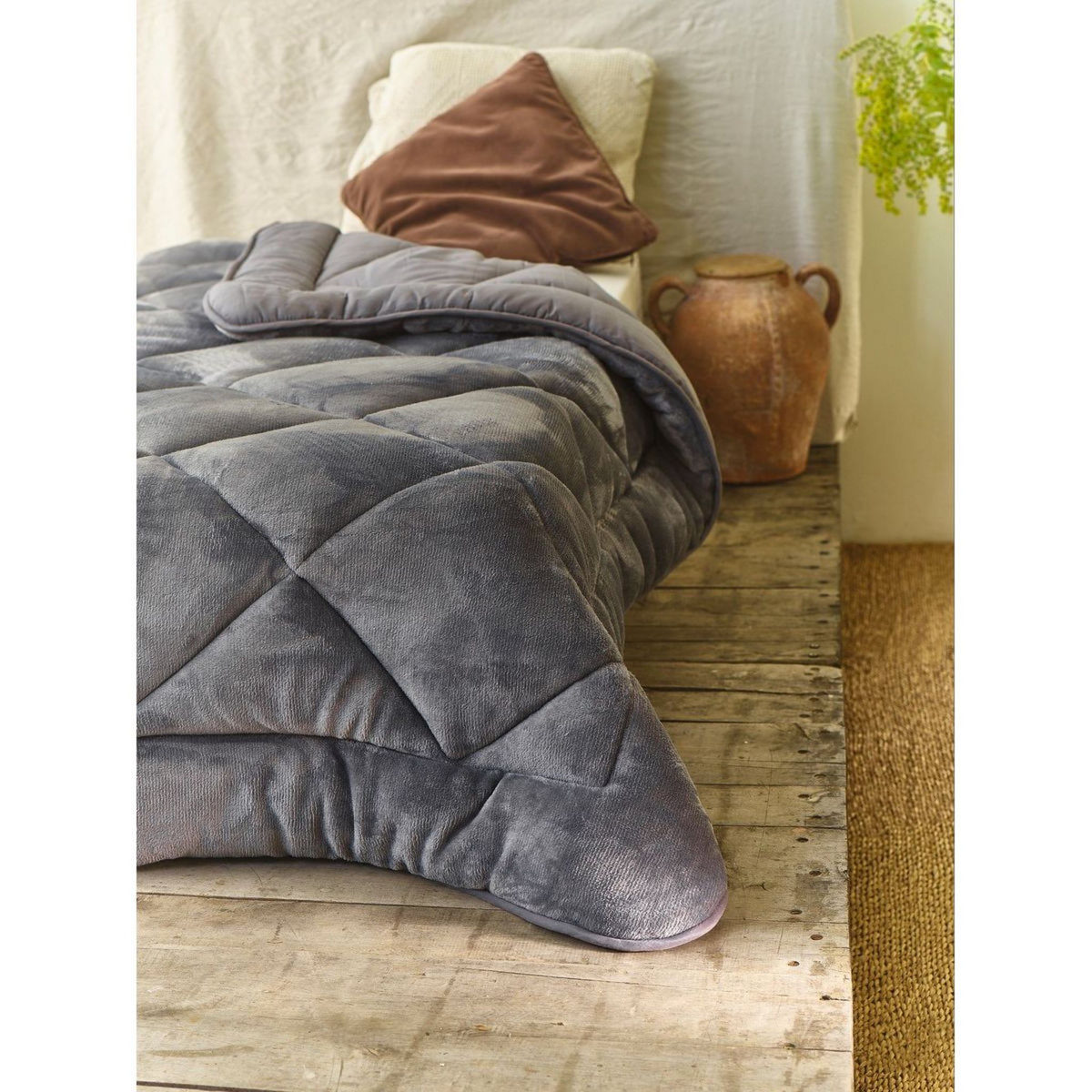 Couette chaude unie double face polaire 